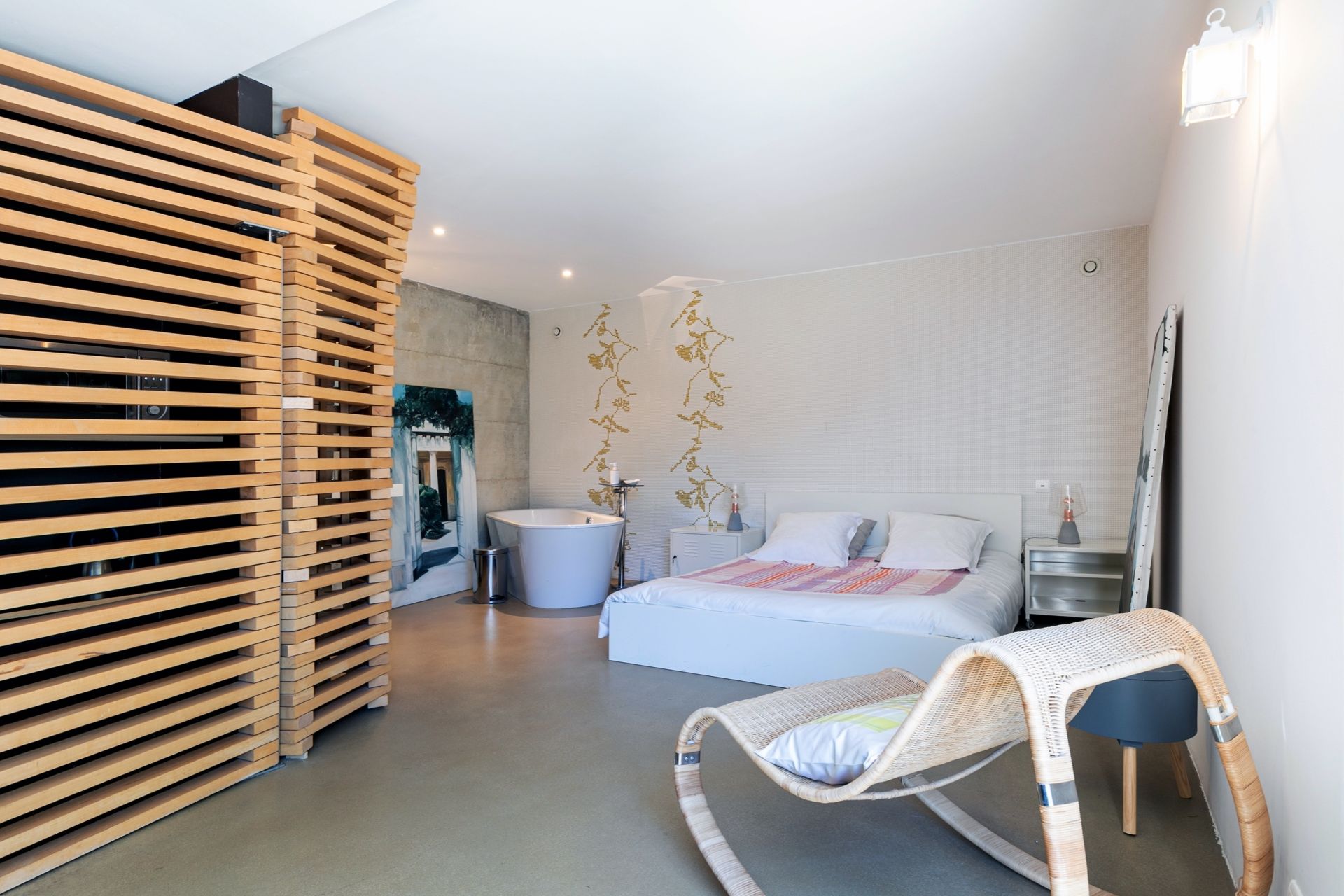 luxury villa 5 Rooms for seasonal rent on BANDOL (83150)