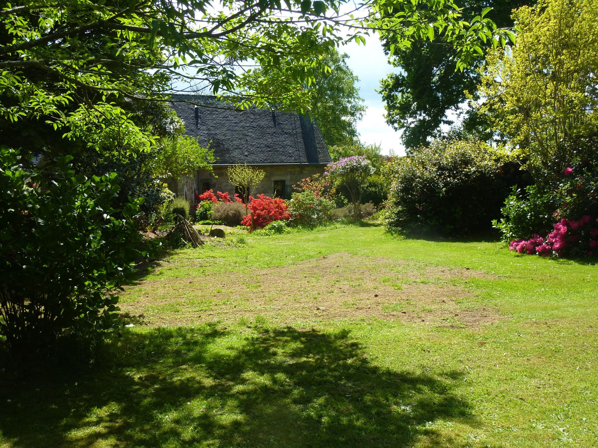 luxury house 8 Rooms for sale on GOUESNACH (29950)