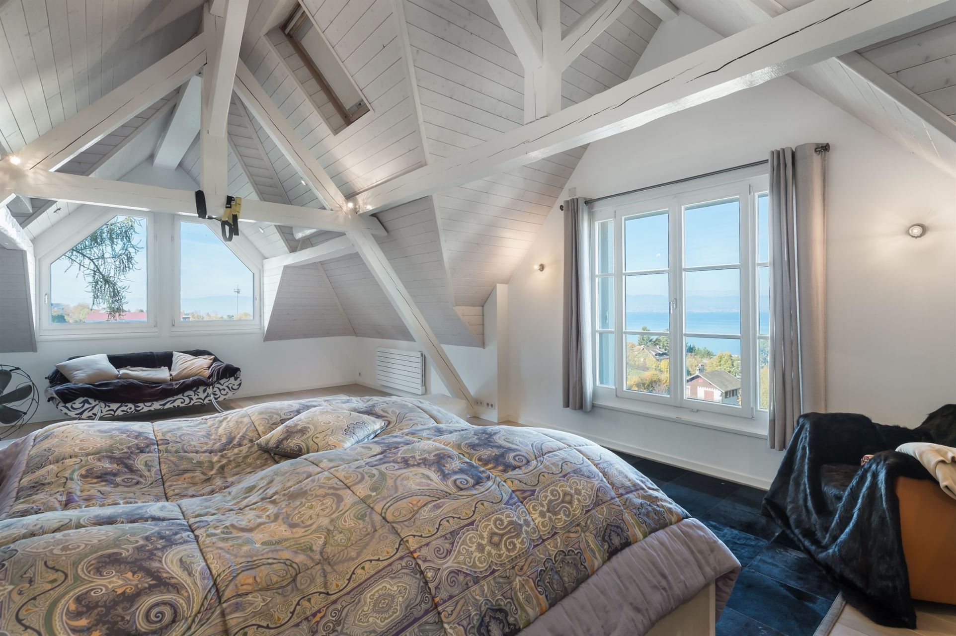 luxury house 6 Rooms for sale on EVIAN LES BAINS (74500)