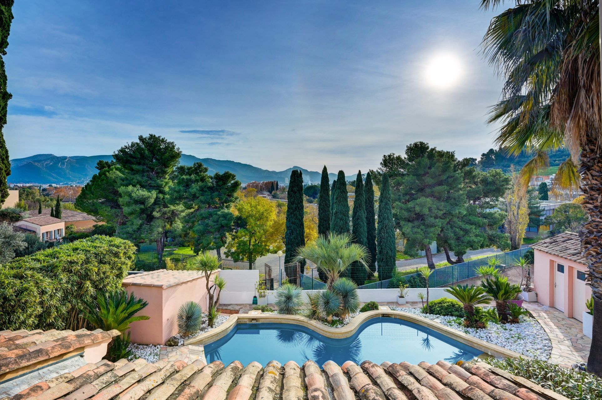 luxury provencale house 5 Rooms for sale on MARSEILLE (13012)