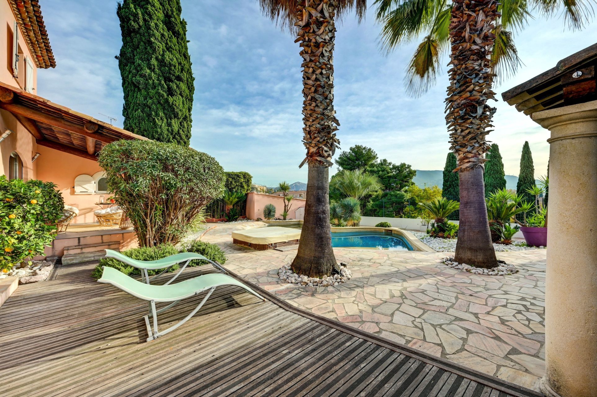 luxury house 5 Rooms for sale on MARSEILLE (13012)