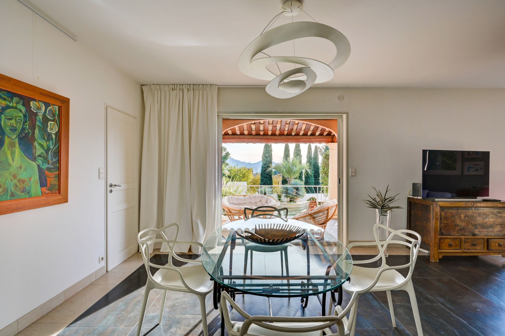 luxury house 5 Rooms for sale on MARSEILLE (13012)