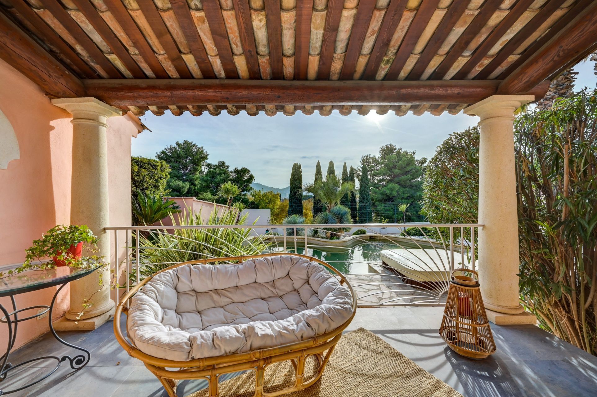 luxury house 5 Rooms for sale on MARSEILLE (13012)