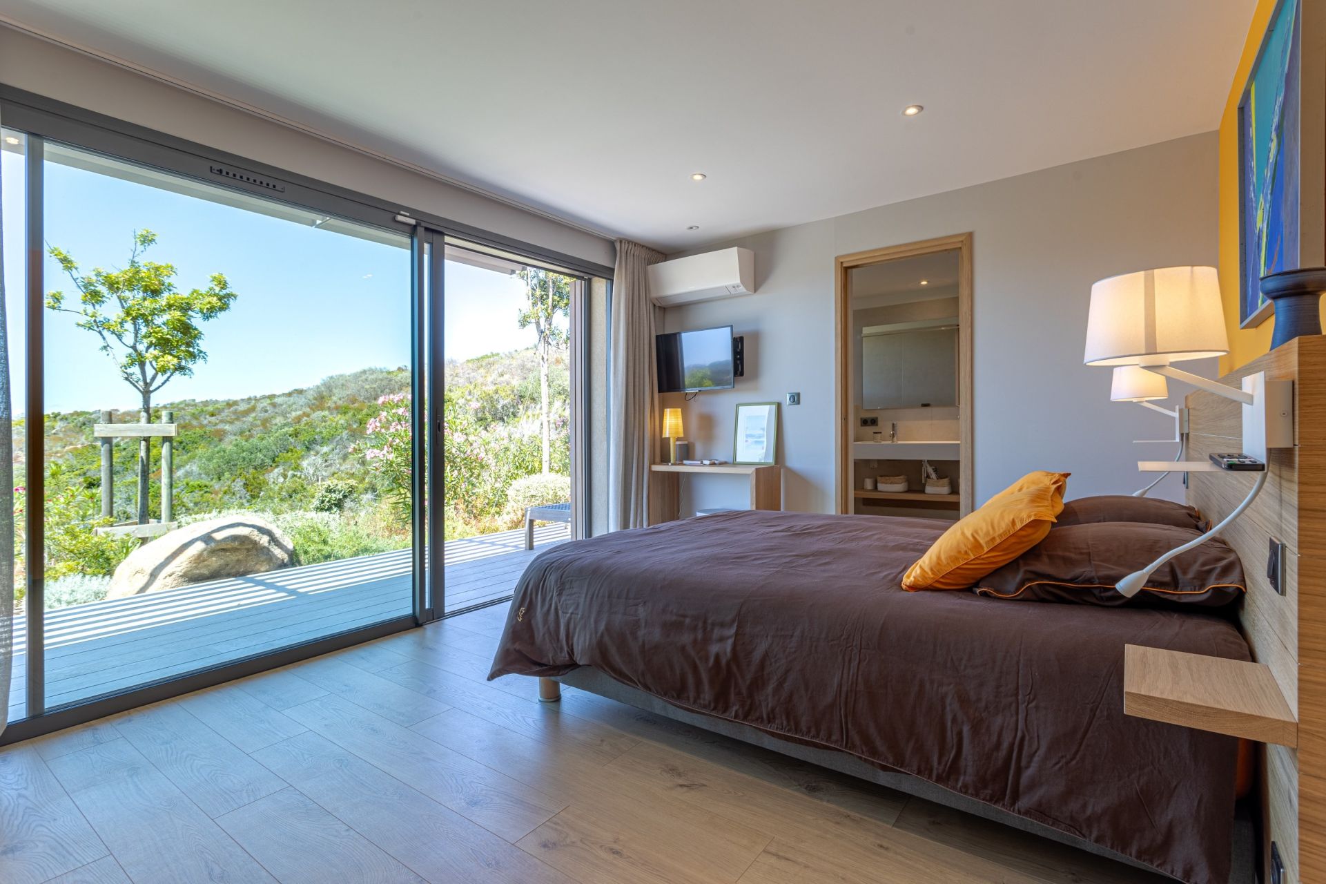 luxury villa 7 Rooms for seasonal rent on BONIFACIO (20169)