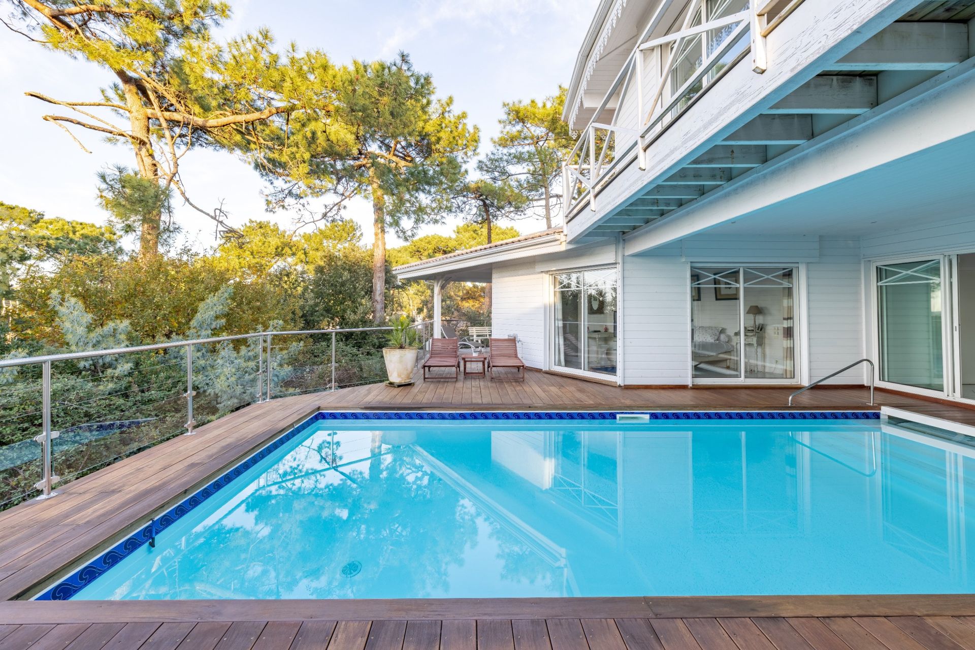 luxury house 9 Rooms for sale on PYLA SUR MER (33115)