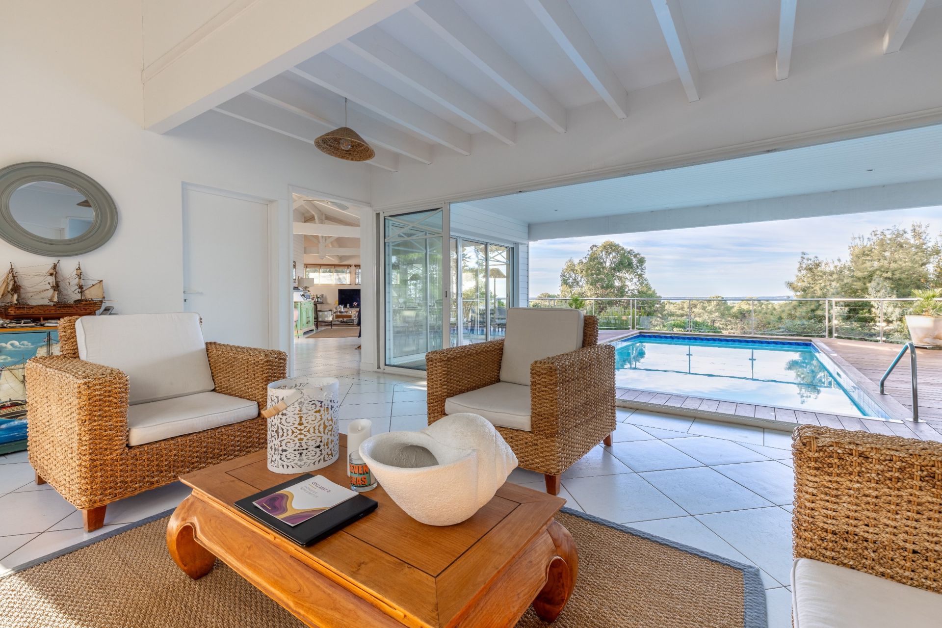 luxury house 9 Rooms for sale on PYLA SUR MER (33115)