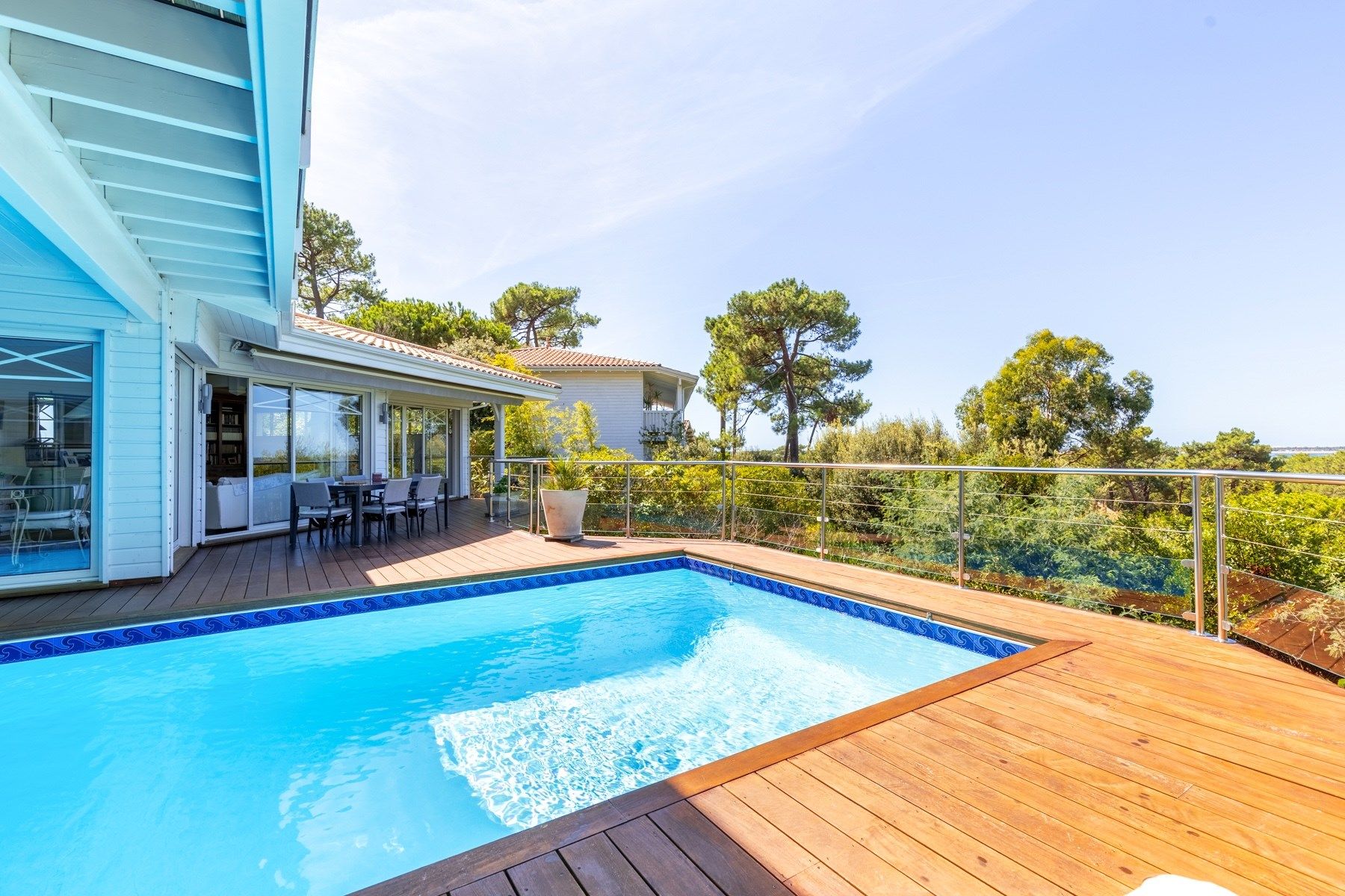 luxury house 9 Rooms for sale on PYLA SUR MER (33115)
