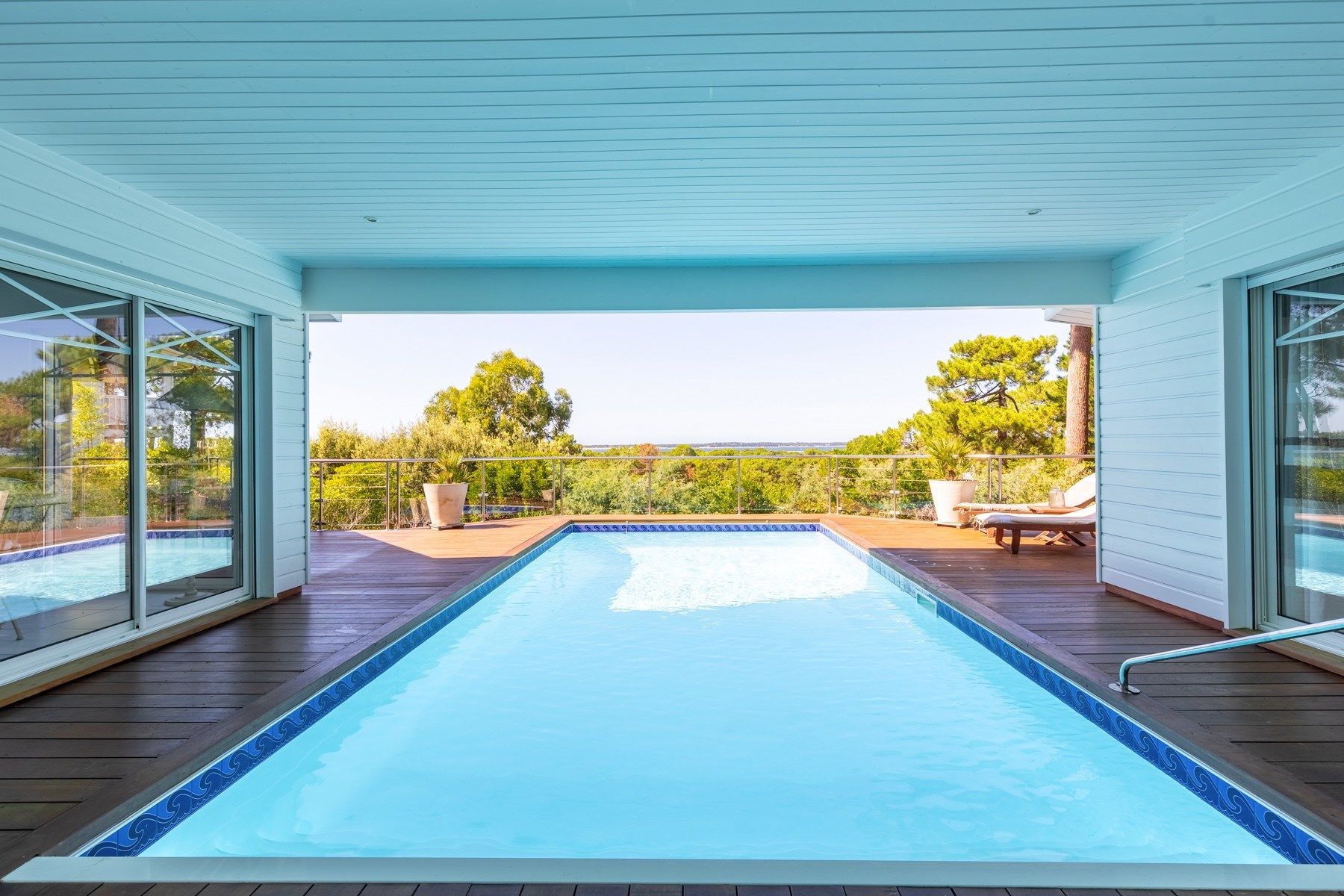 luxury house 9 Rooms for sale on PYLA SUR MER (33115)