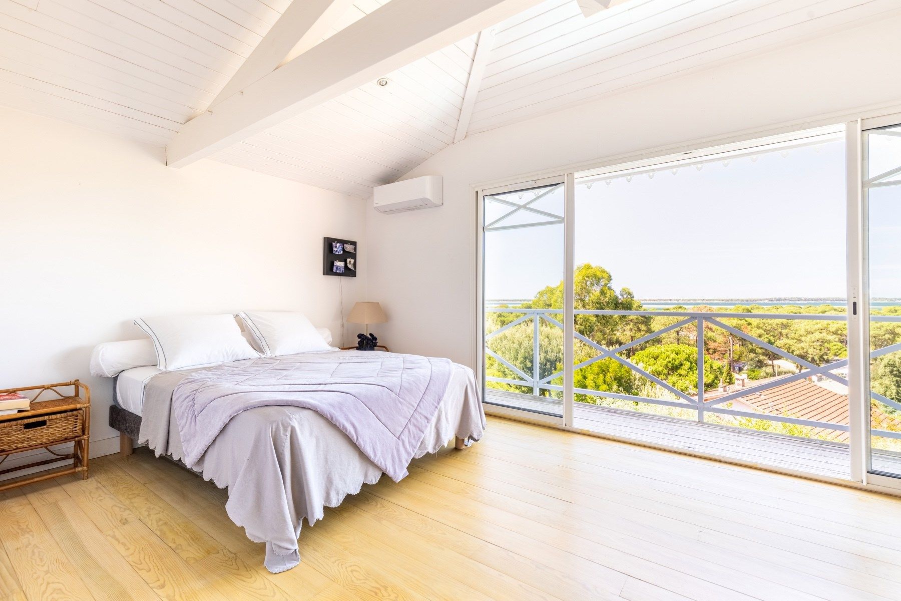luxury house 9 Rooms for sale on PYLA SUR MER (33115)