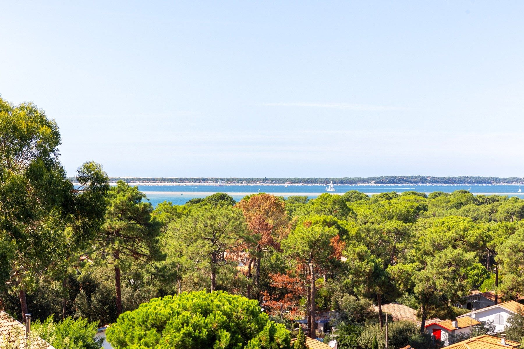 luxury house 9 Rooms for sale on PYLA SUR MER (33115)