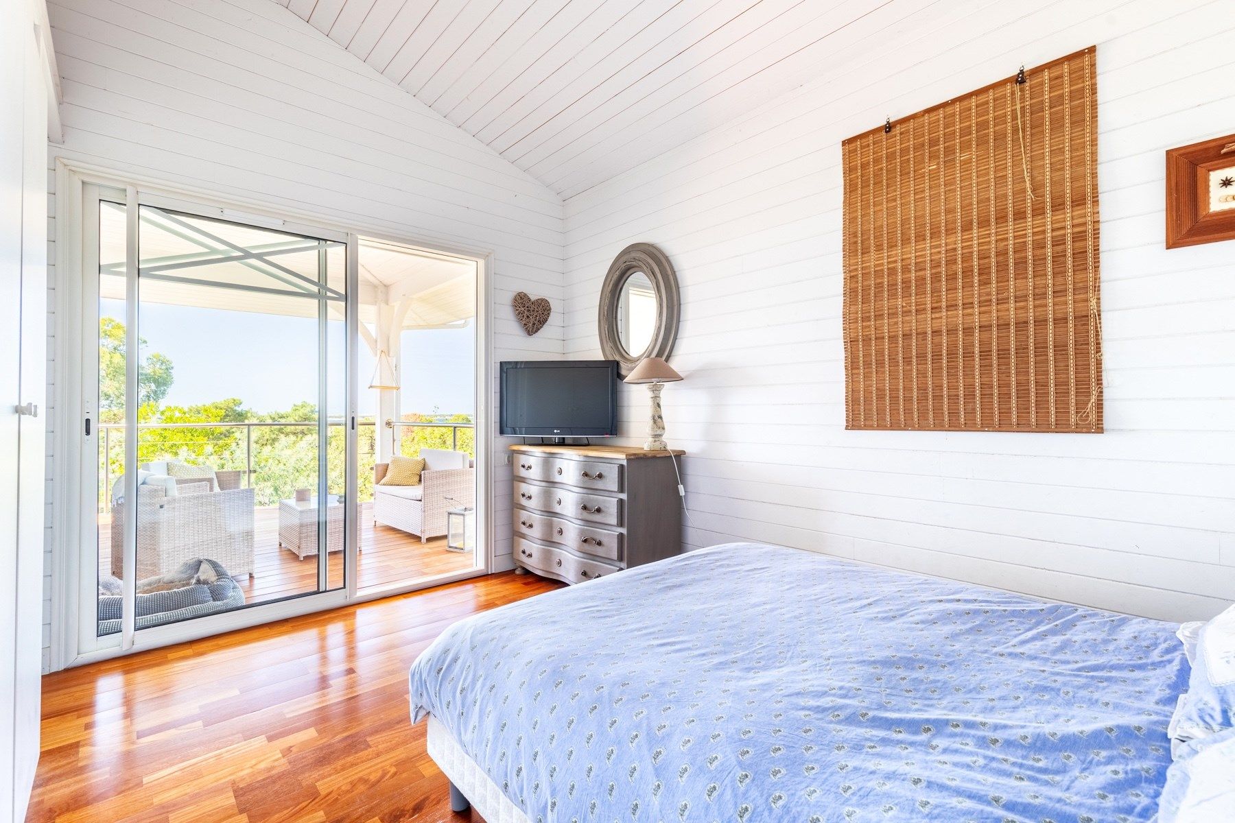 luxury house 9 Rooms for sale on PYLA SUR MER (33115)