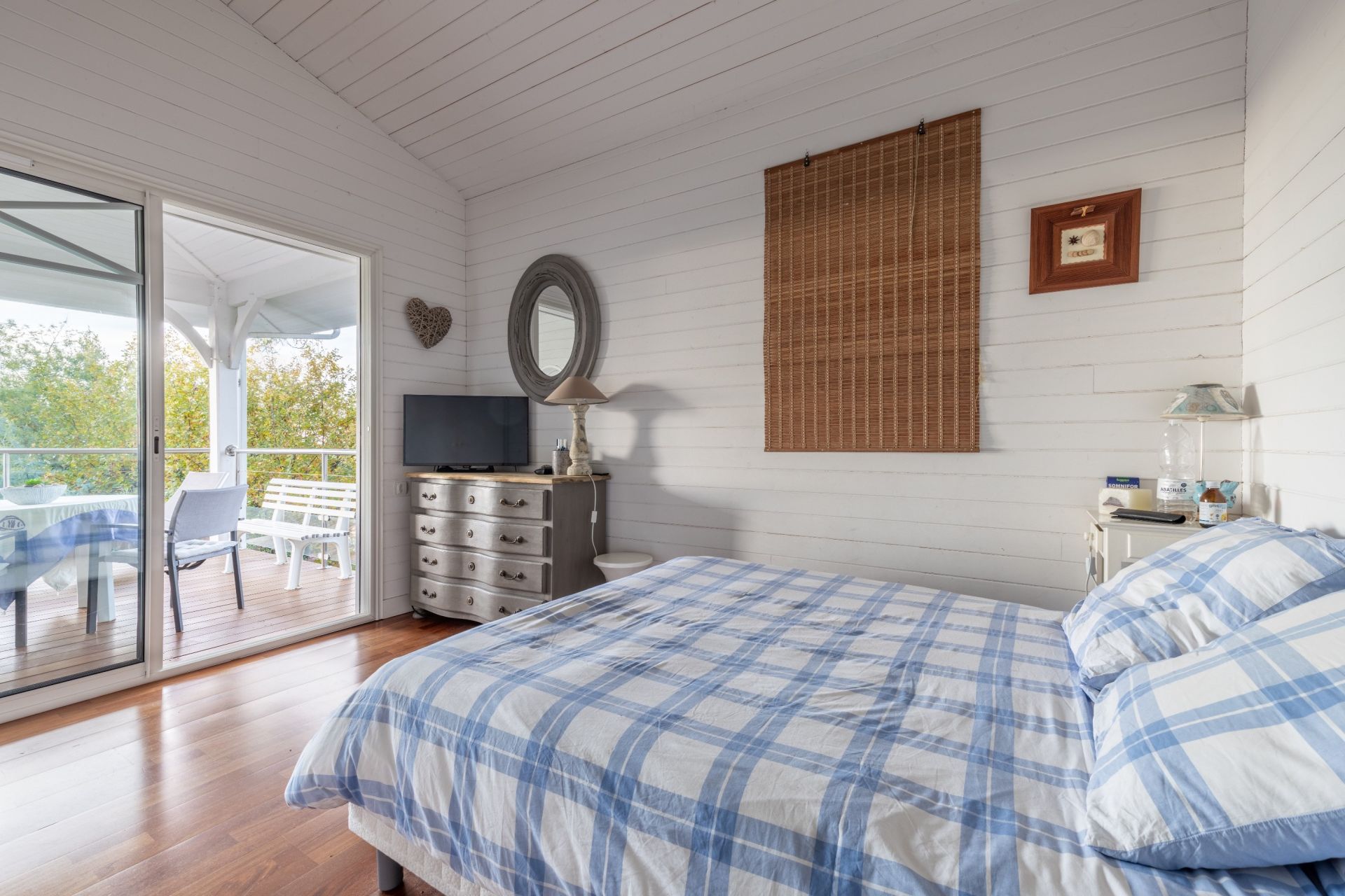 luxury house 9 Rooms for sale on PYLA SUR MER (33115)