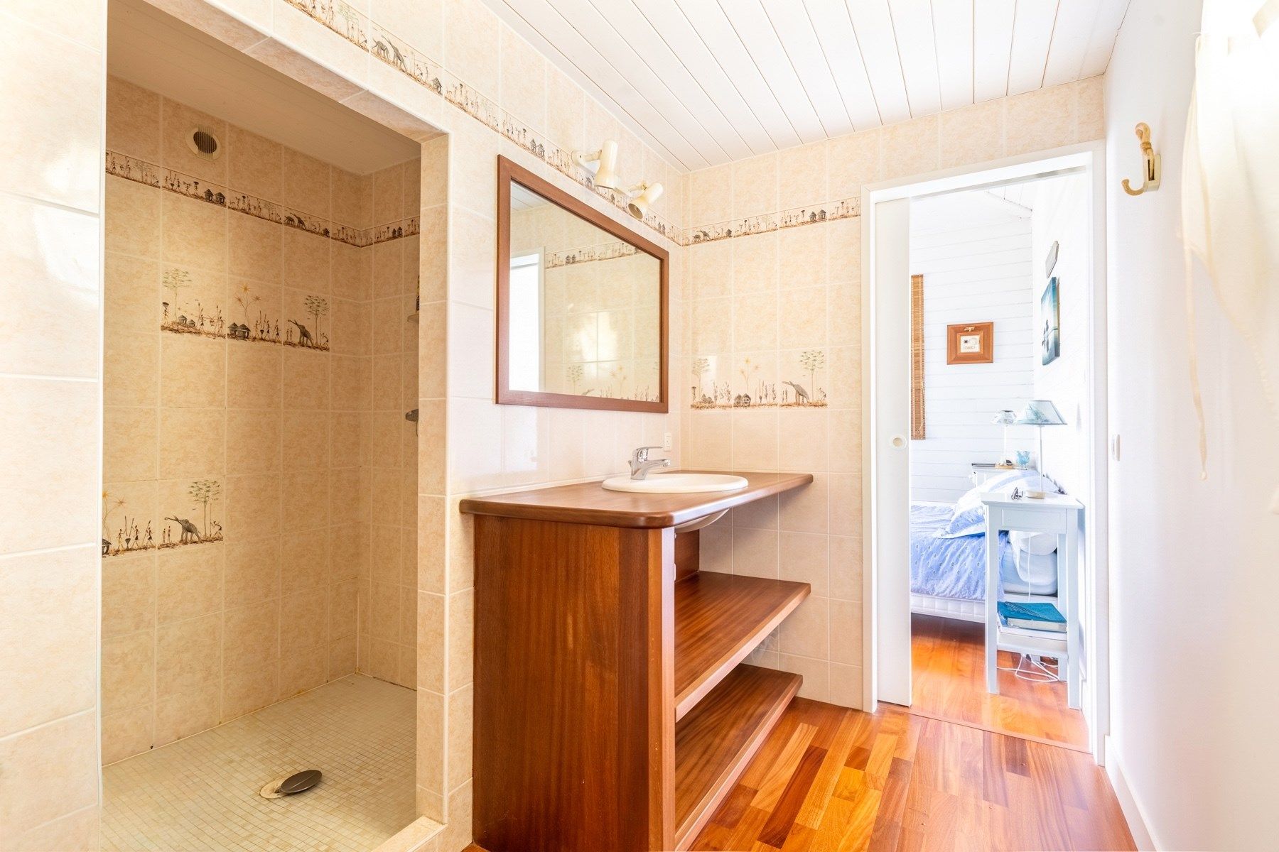 luxury house 9 Rooms for sale on PYLA SUR MER (33115)
