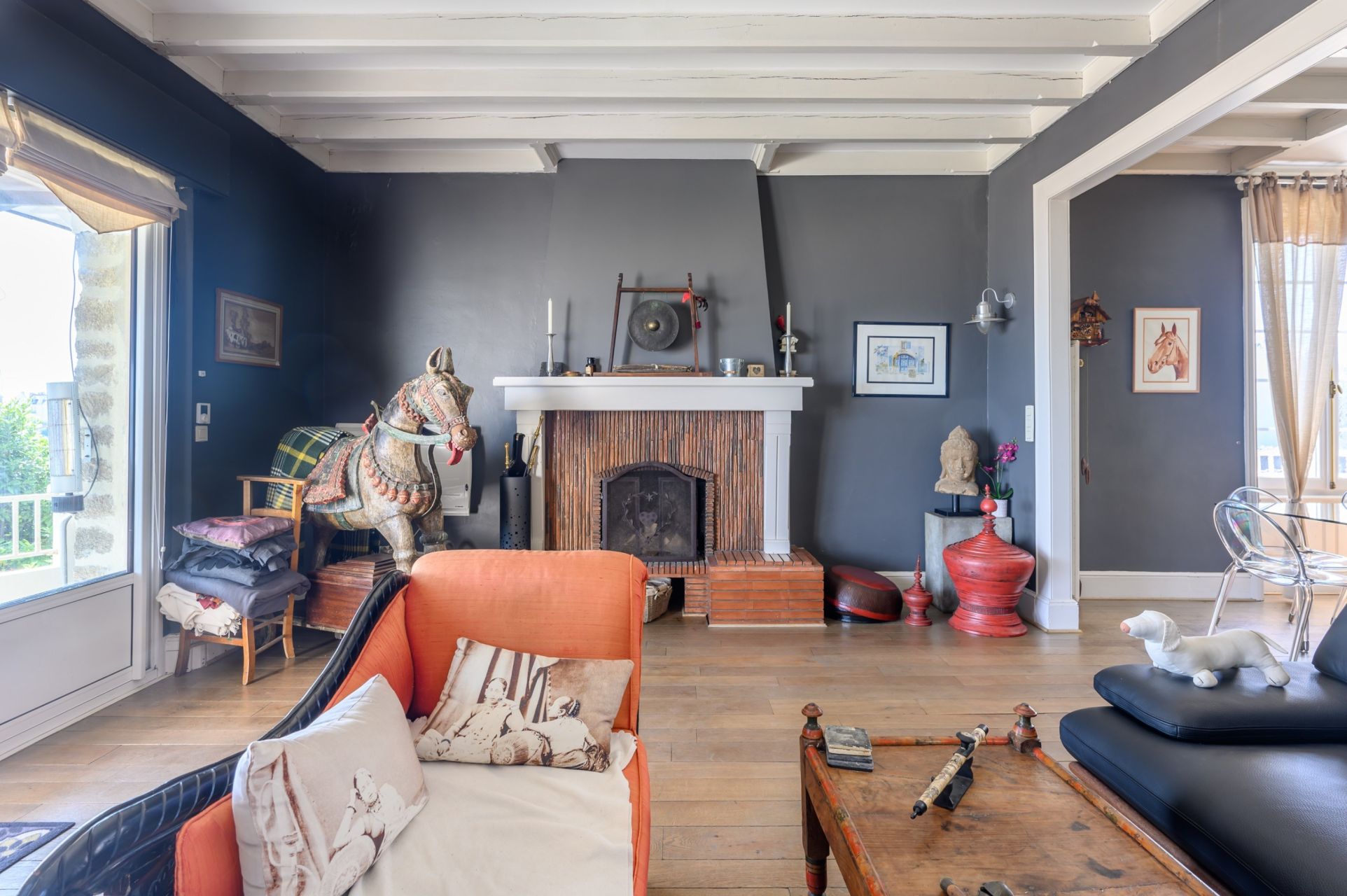 luxury house 8 Rooms for sale on LARMOR PLAGE (56260)