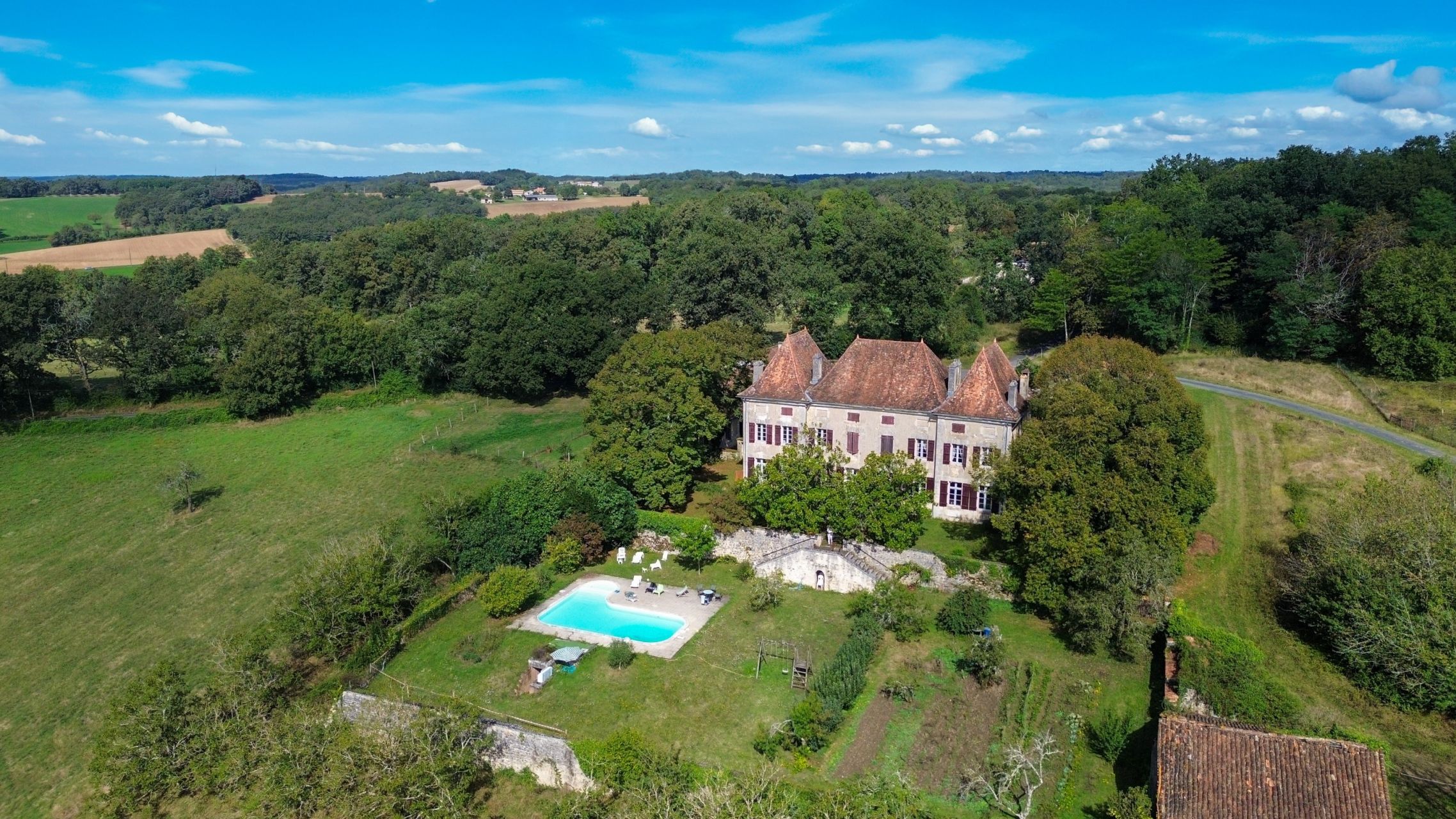 maison de luxe 18 Pièces en vente sur VARAIGNES (24360)