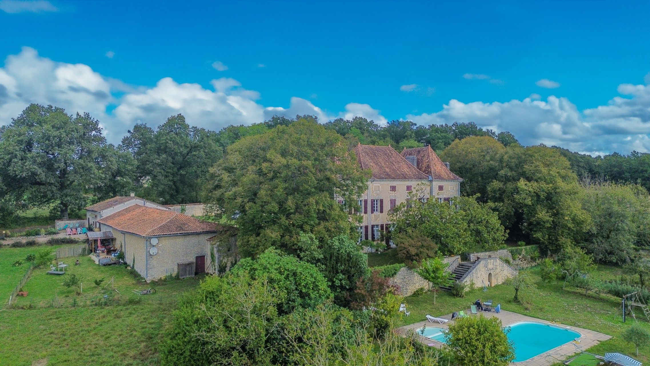 maison de luxe 18 Pièces en vente sur VARAIGNES (24360)