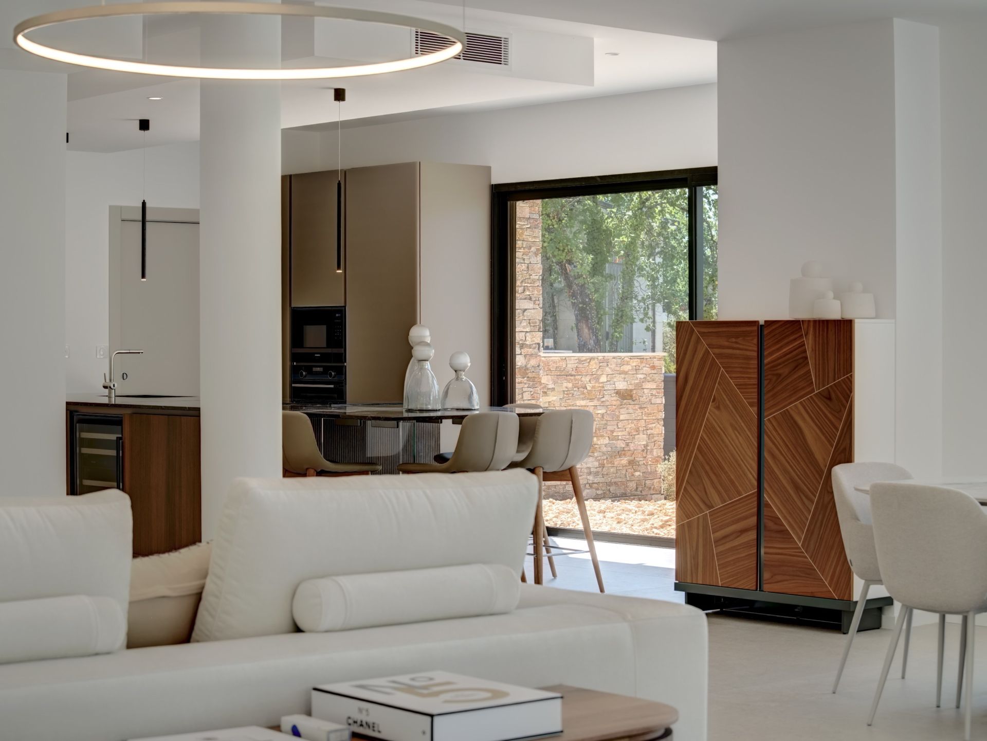 luxury villa 5 Rooms for sale on TOURRETTES (83440)