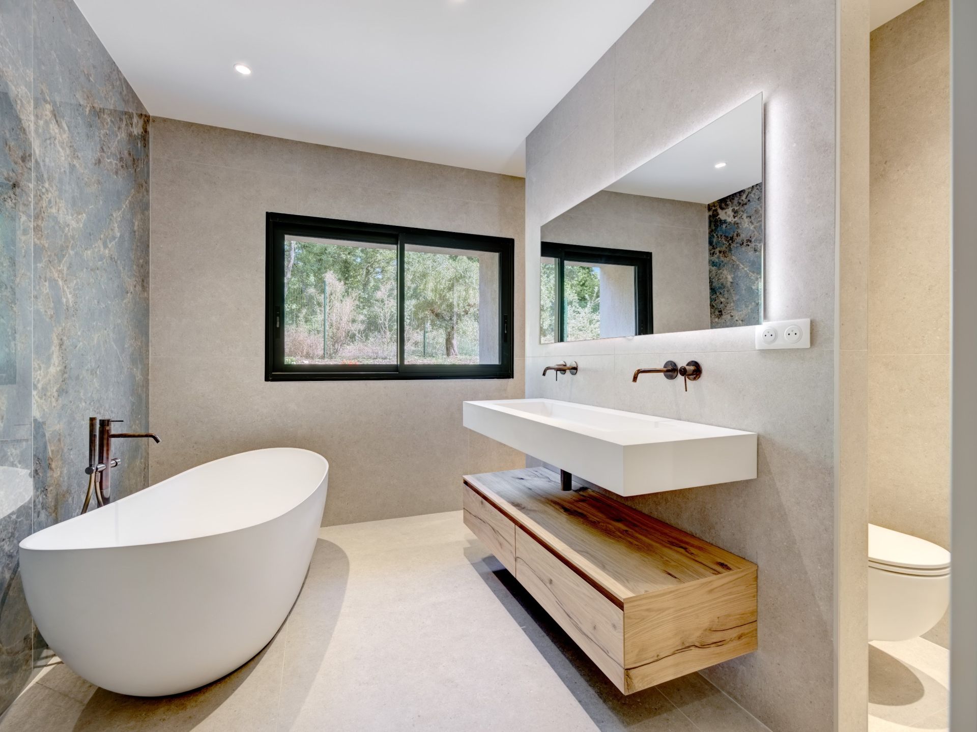 luxury villa 5 Rooms for sale on TOURRETTES (83440)