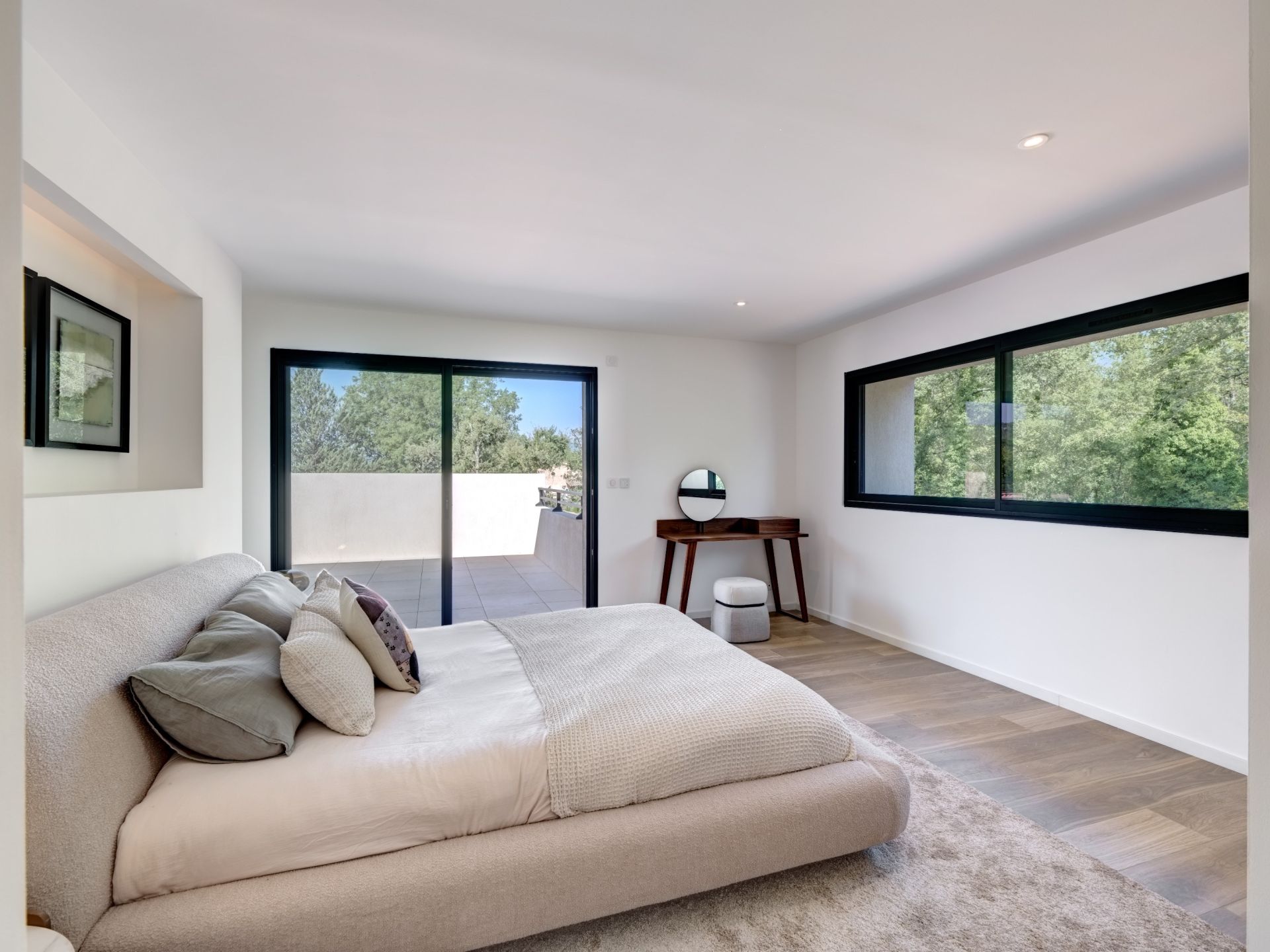 luxury villa 5 Rooms for sale on TOURRETTES (83440)