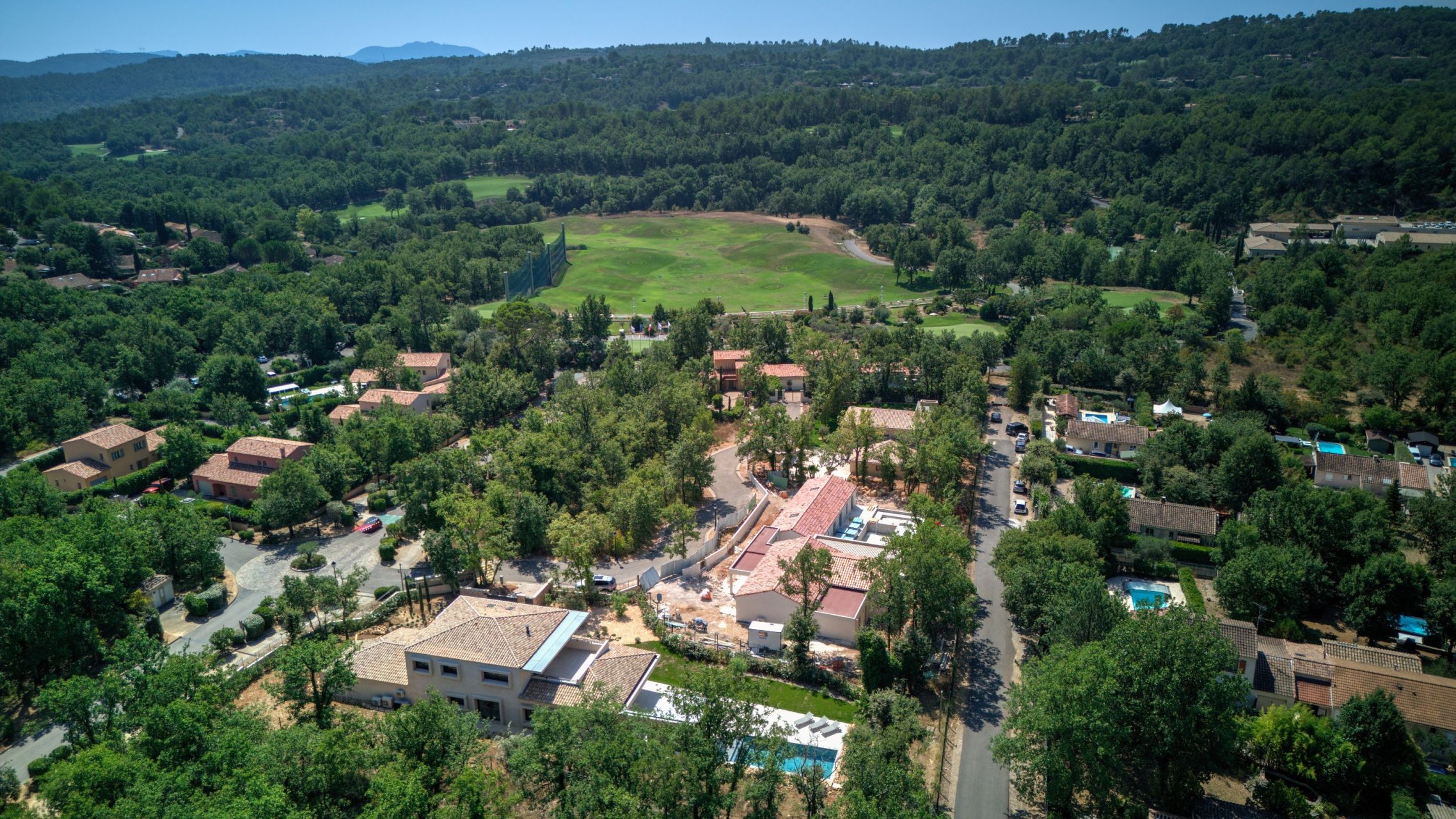 luxury villa 5 Rooms for sale on TOURRETTES (83440)