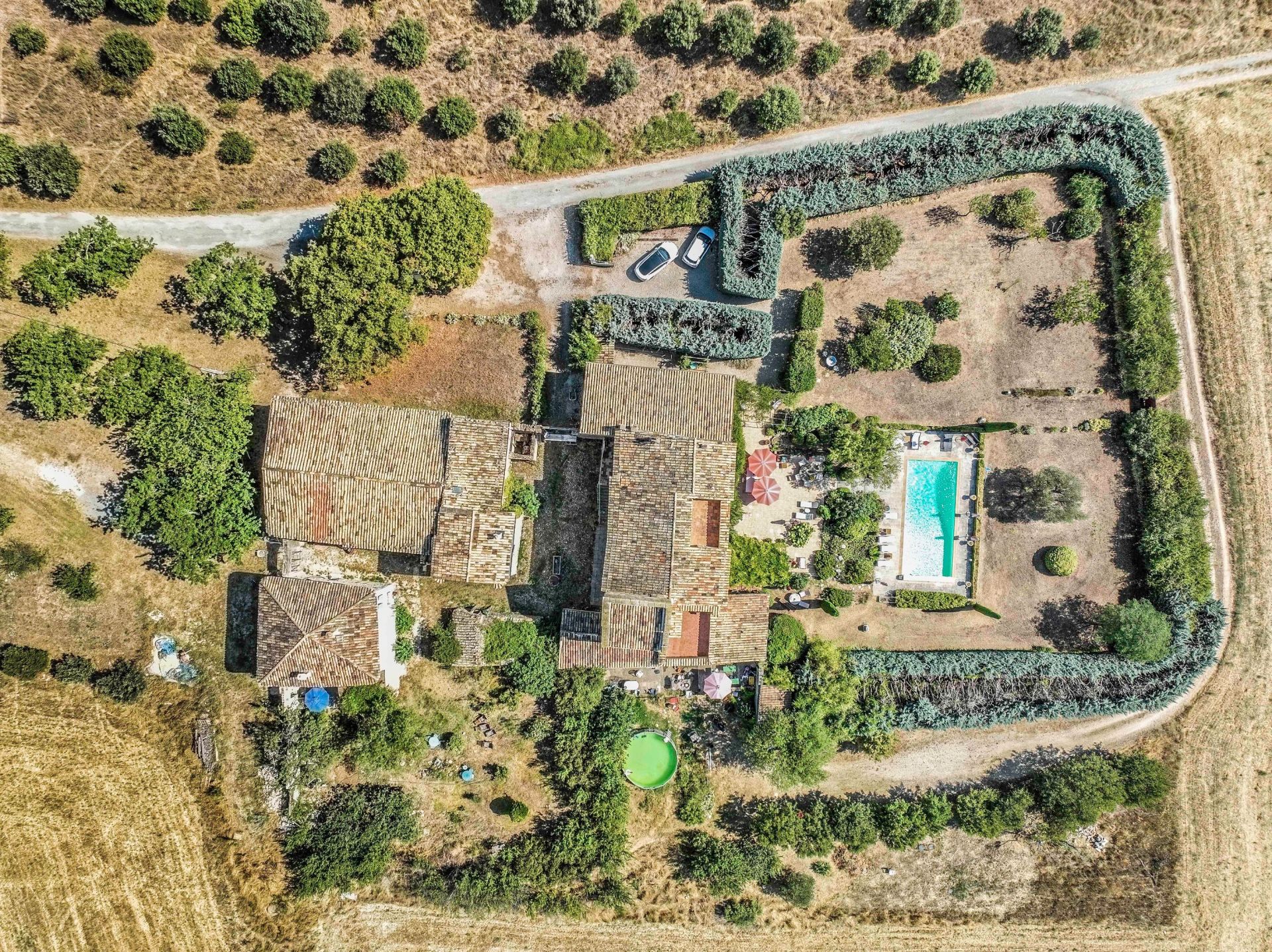 luxury house 20 Rooms for sale on VIENS (84750)