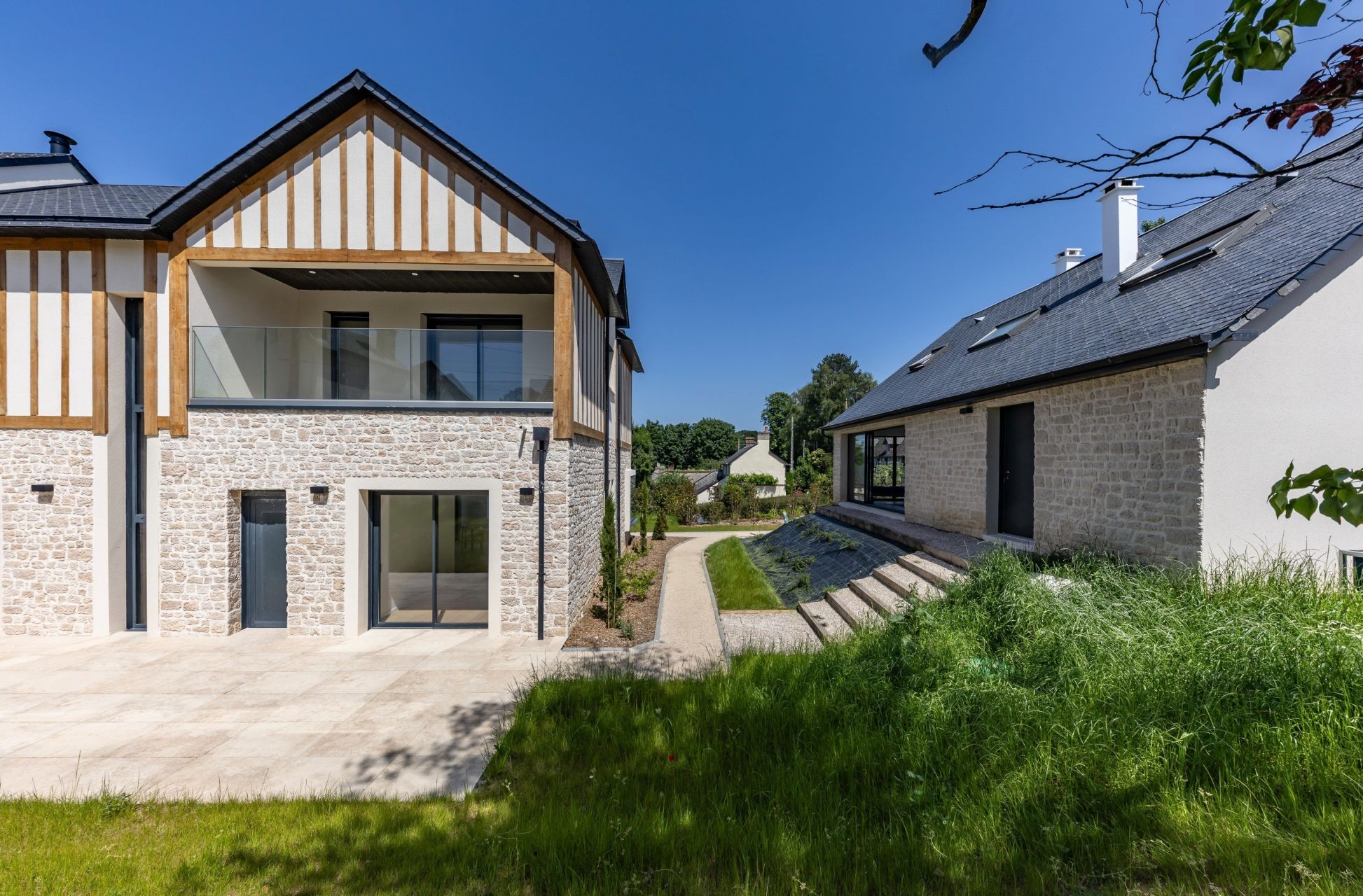 luxury house 8 Rooms for sale on TROUVILLE SUR MER (14360)