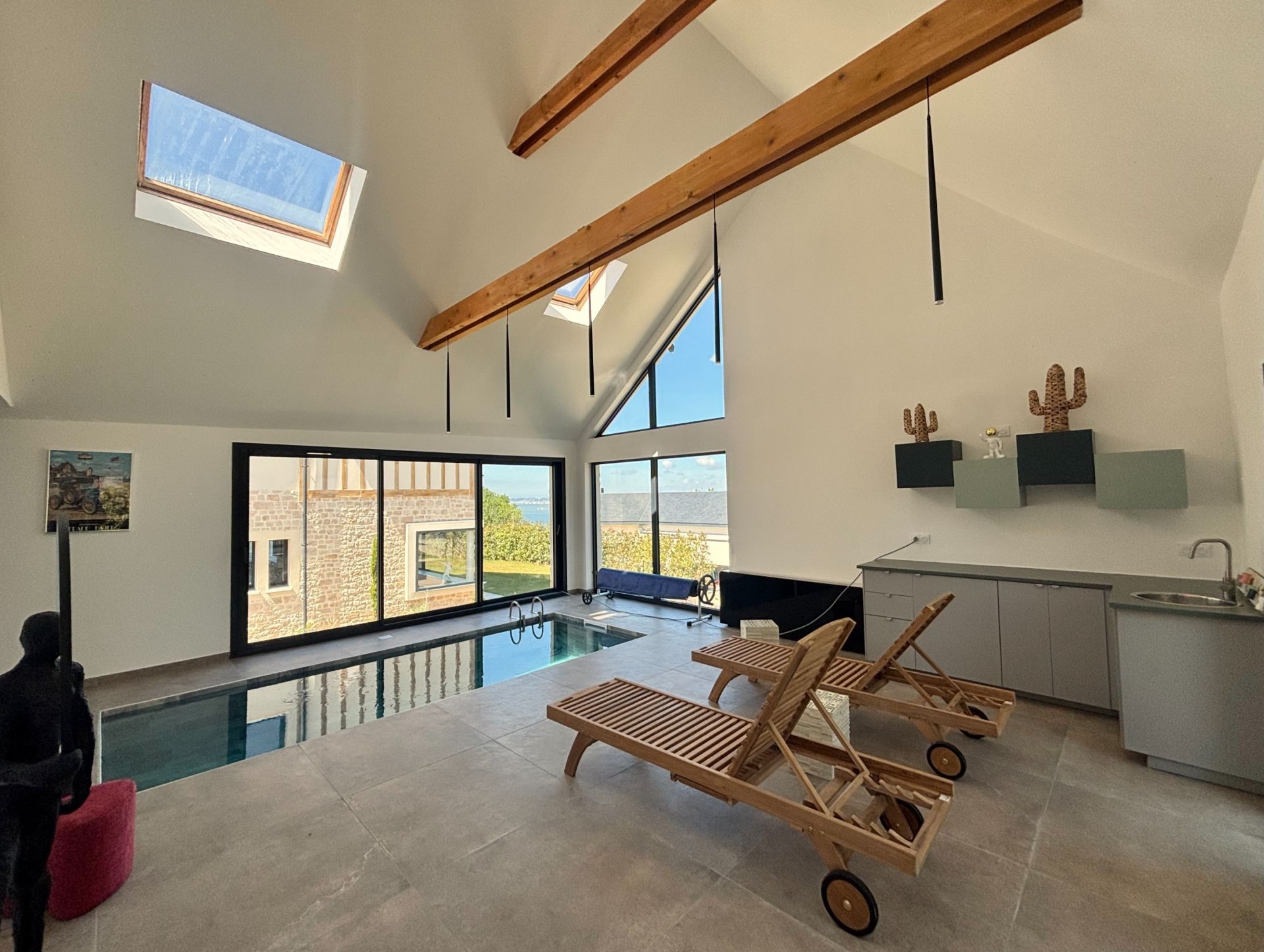 luxury house 8 Rooms for sale on TROUVILLE SUR MER (14360)
