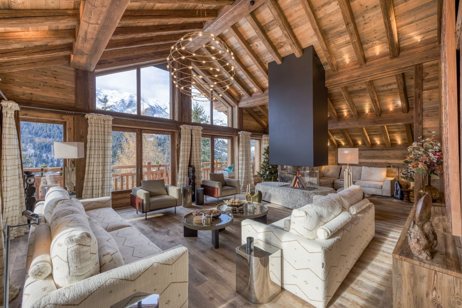 chalet de luxe 12 Pièces en location saisonnière sur MERIBEL LES ALLUES (73550)