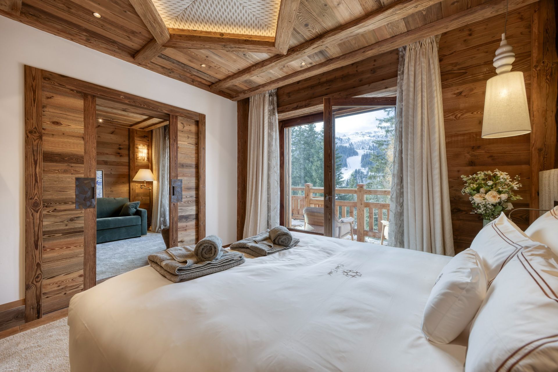 chalet de luxe 12 Pièces en location saisonnière sur MERIBEL LES ALLUES (73550)