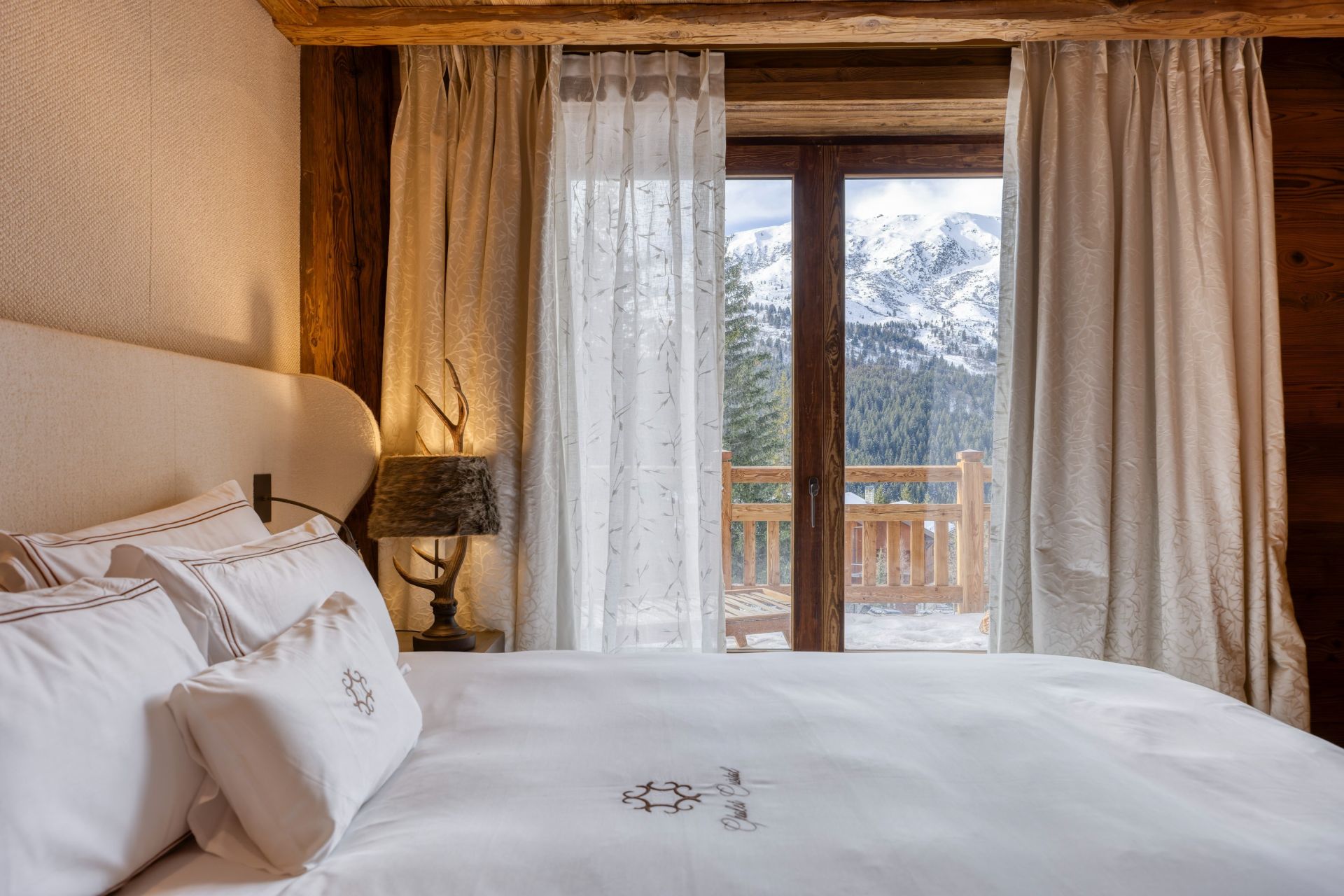 chalet de luxe 12 Pièces en location saisonnière sur MERIBEL LES ALLUES (73550)