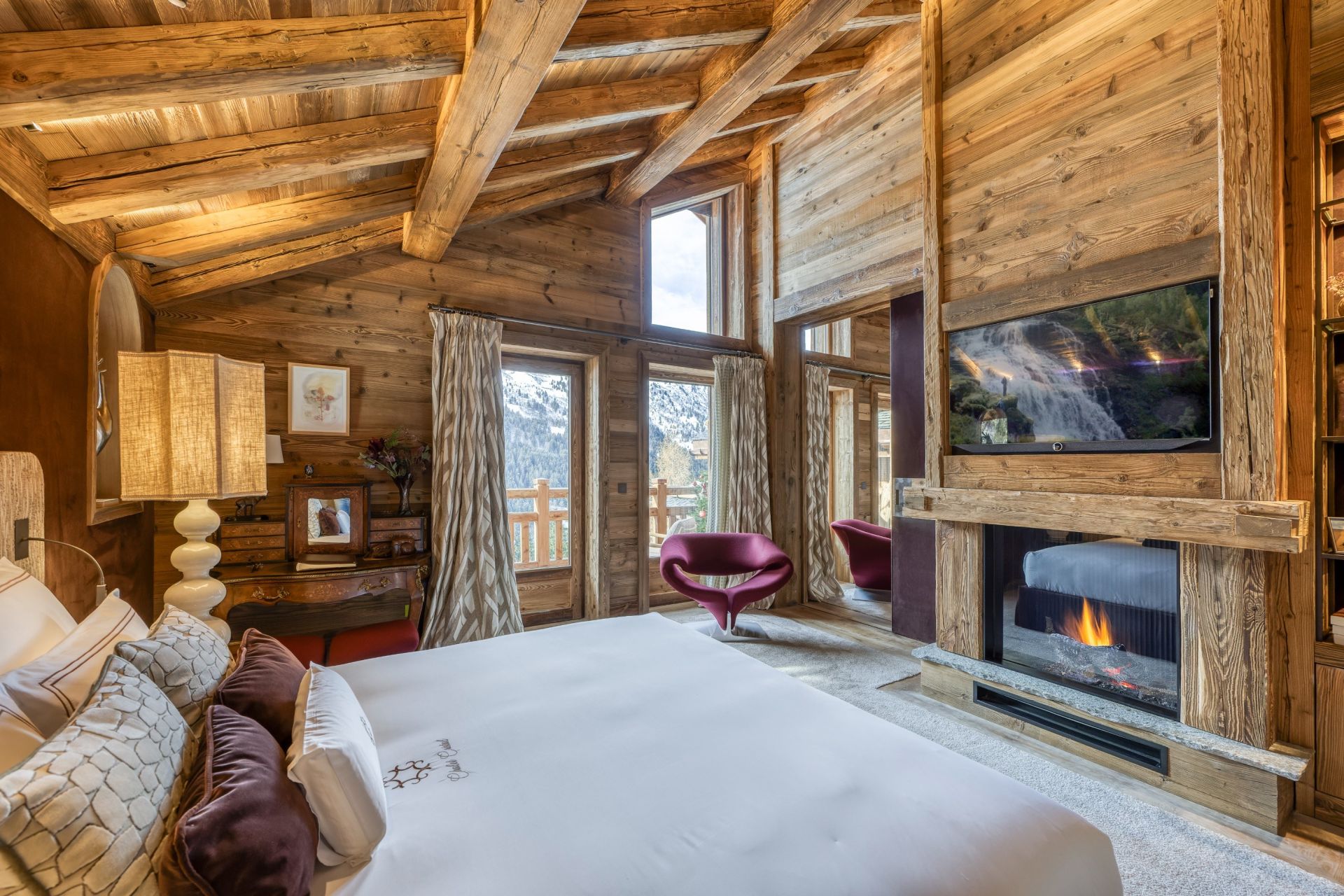chalet de luxe 12 Pièces en location saisonnière sur MERIBEL LES ALLUES (73550)