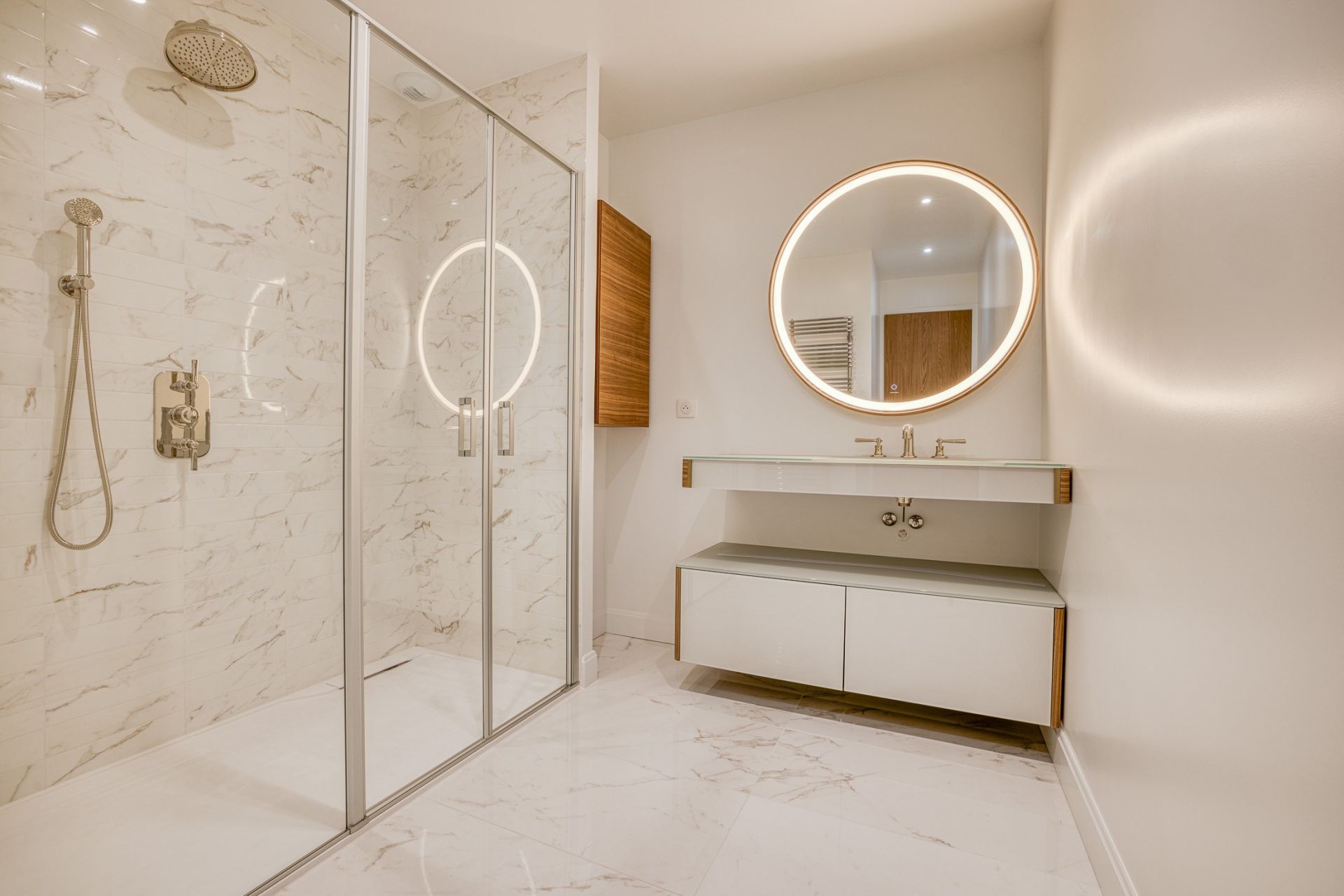 luxury apartment 5 Rooms for sale on ANNECY (74000)