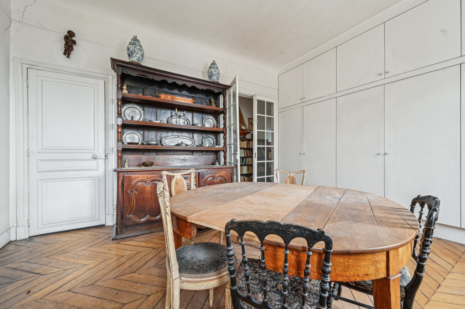 luxury apartment 7 Rooms for sale on PARIS (75014)