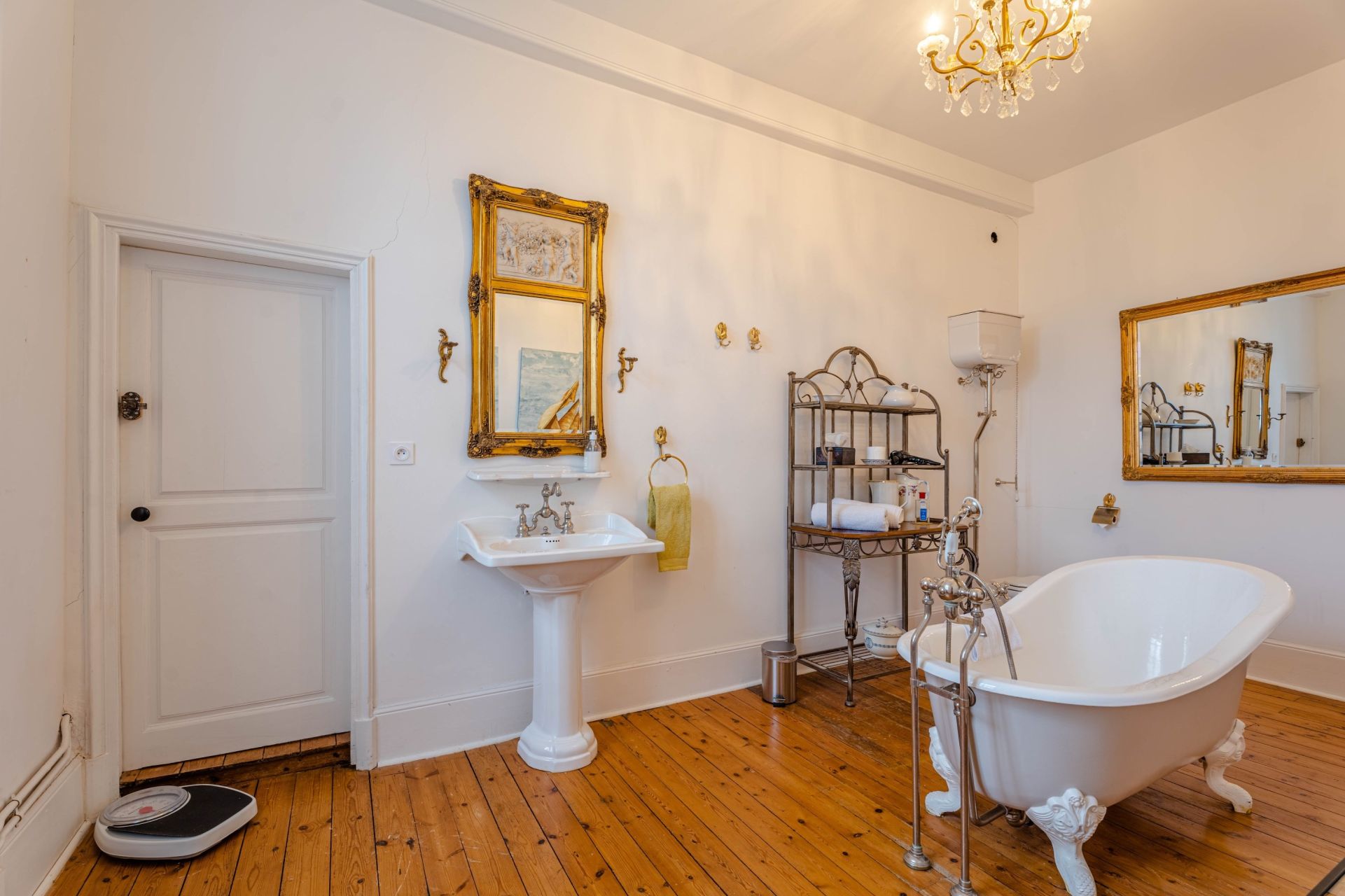 maison de luxe 17 Pièces en vente sur ISIGNY LE BUAT (50540)