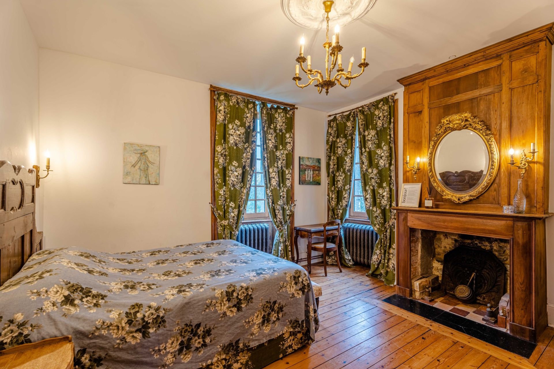 maison de luxe 17 Pièces en vente sur ISIGNY LE BUAT (50540)