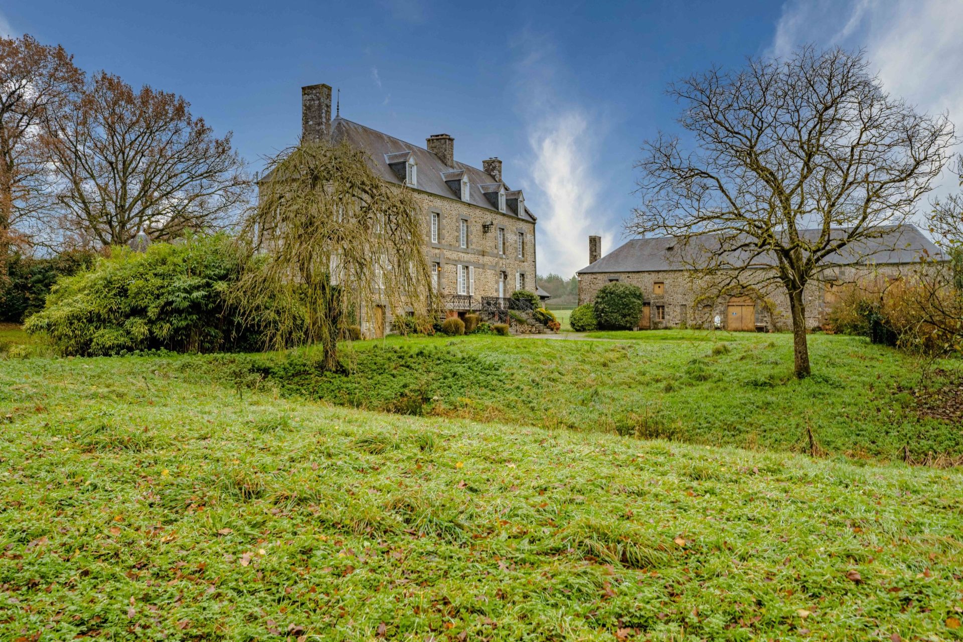 maison de luxe 17 Pièces en vente sur ISIGNY LE BUAT (50540)