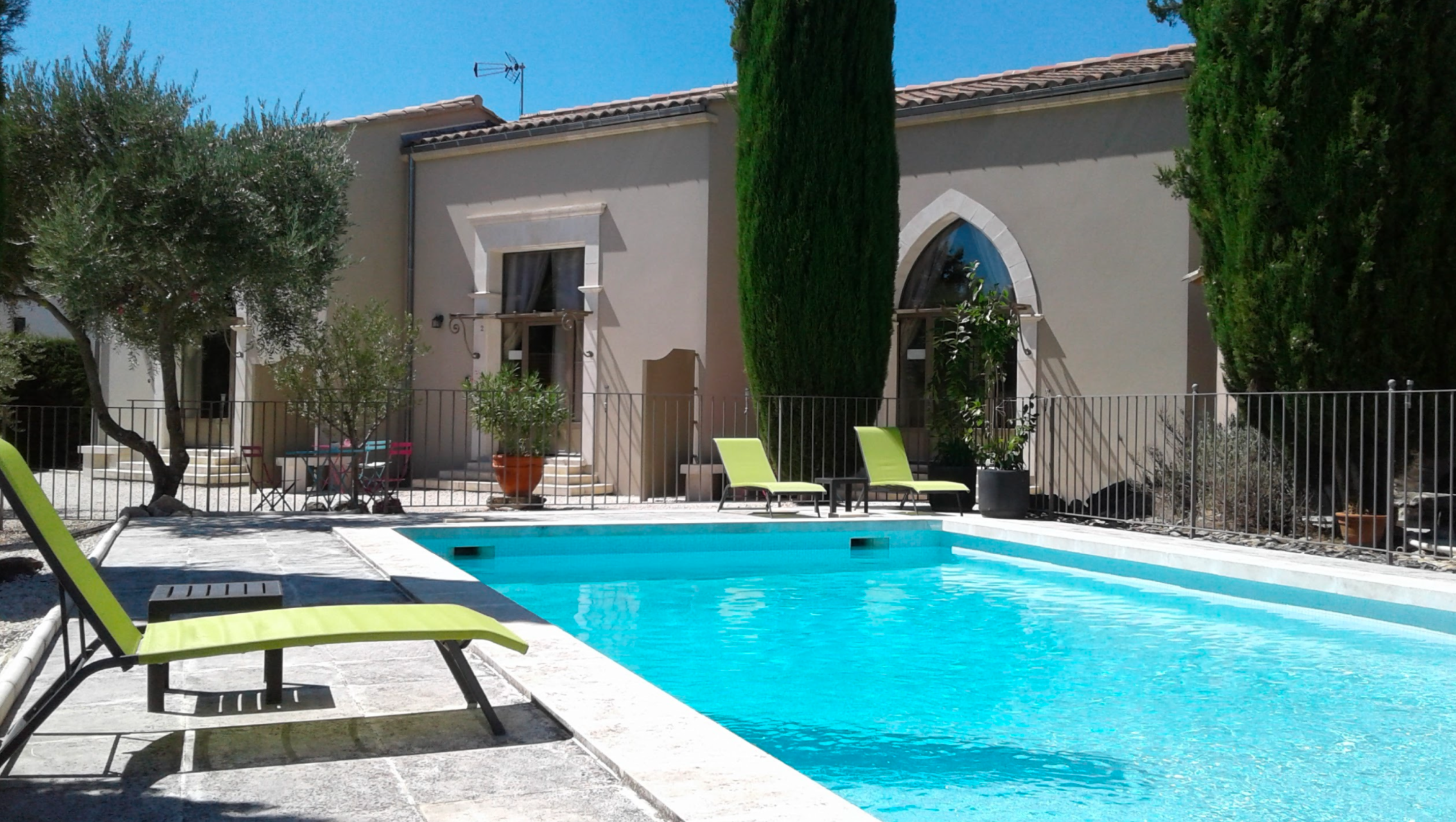 bastide 19 Rooms for sale on CHATEAUNEUF DE GADAGNE (84470)