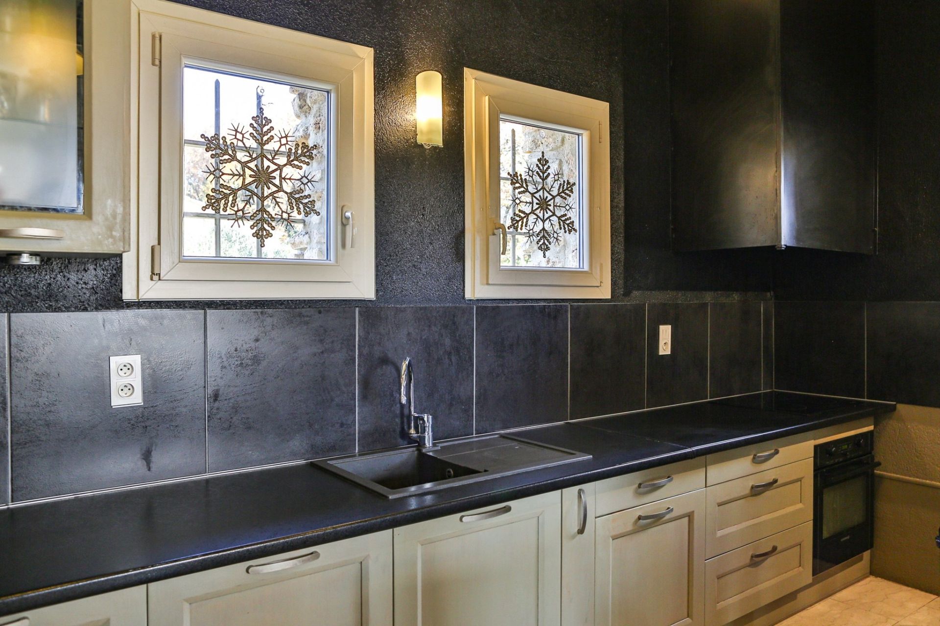 bastide 19 Rooms for sale on CHATEAUNEUF DE GADAGNE (84470)