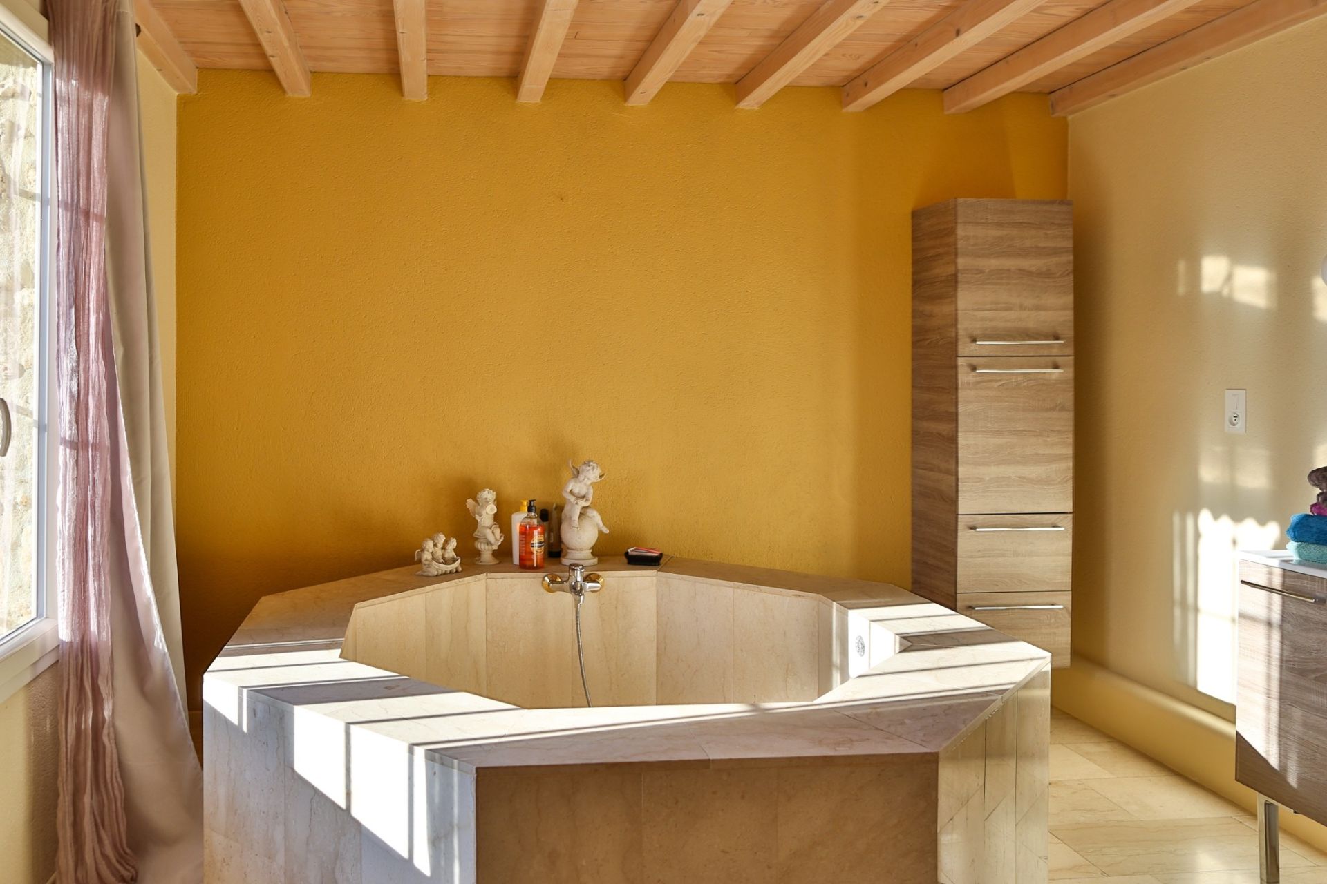 bastide 19 Rooms for sale on CHATEAUNEUF DE GADAGNE (84470)