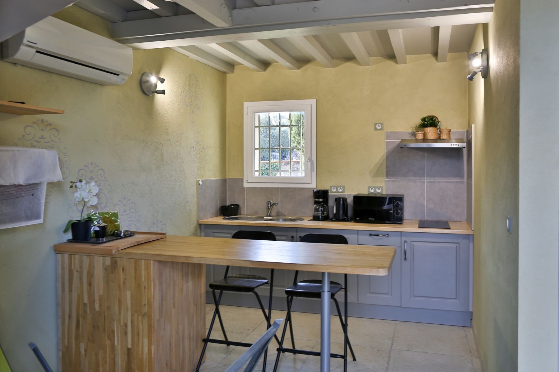 bastide 19 Rooms for sale on CHATEAUNEUF DE GADAGNE (84470)