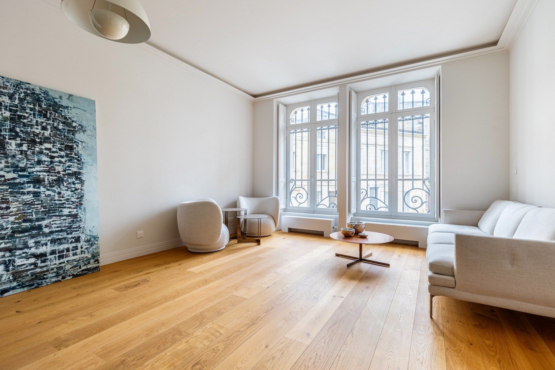 luxury apartment 4 Rooms for sale on BORDEAUX (33000)