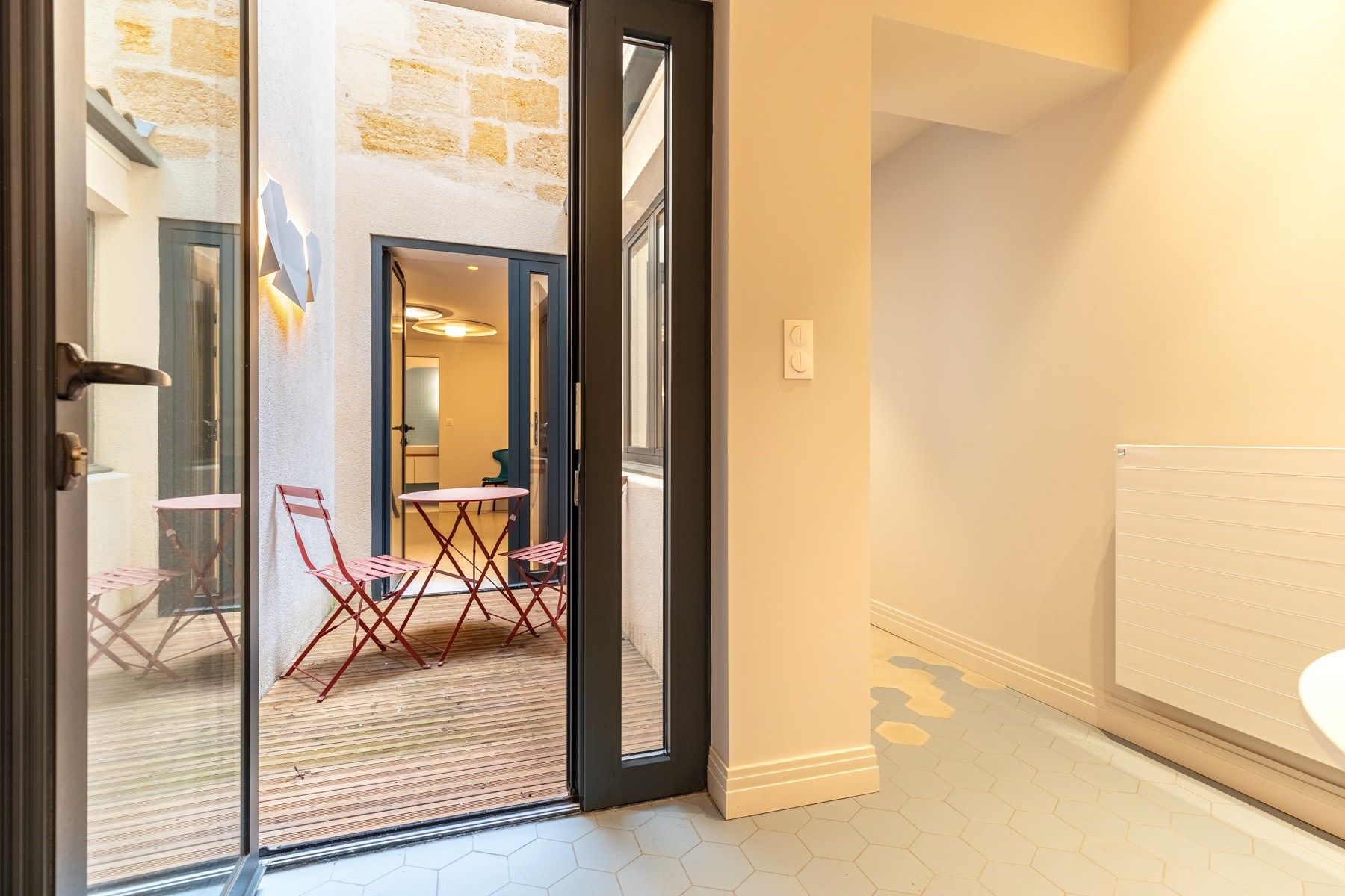 luxury apartment 4 Rooms for sale on BORDEAUX (33000)