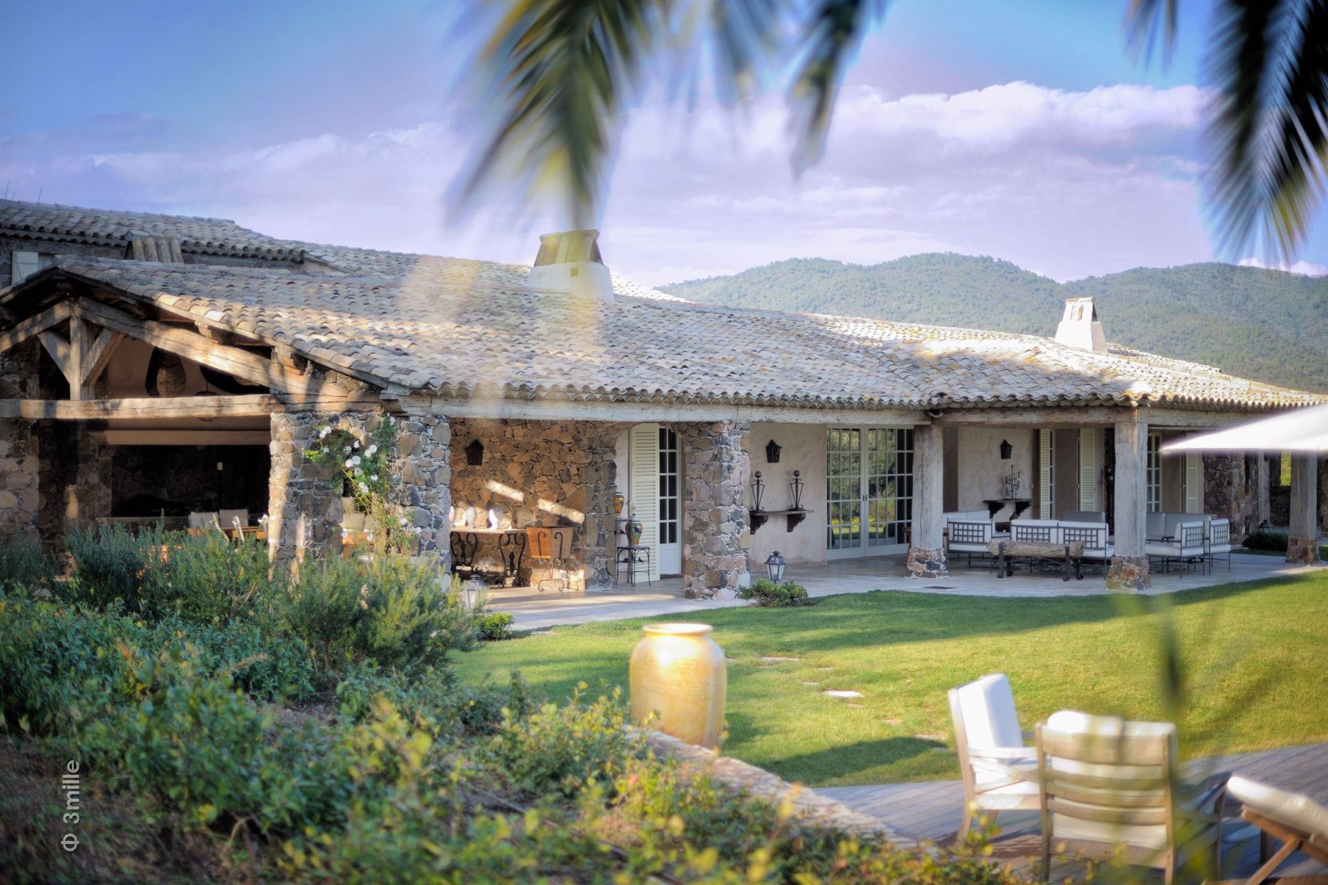 propriété de luxe 35 Pièces en vente sur LES ADRETS DE L ESTEREL (83600)