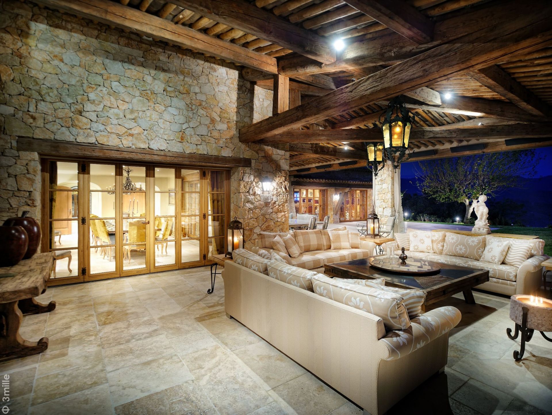 propriété de luxe 35 Pièces en vente sur LES ADRETS DE L ESTEREL (83600)
