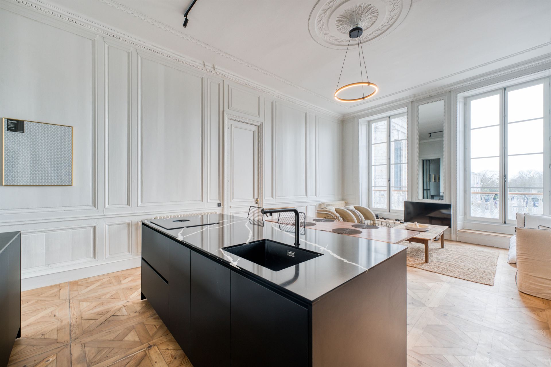 luxury apartment 4 Rooms for sale on LA ROCHELLE (17000)