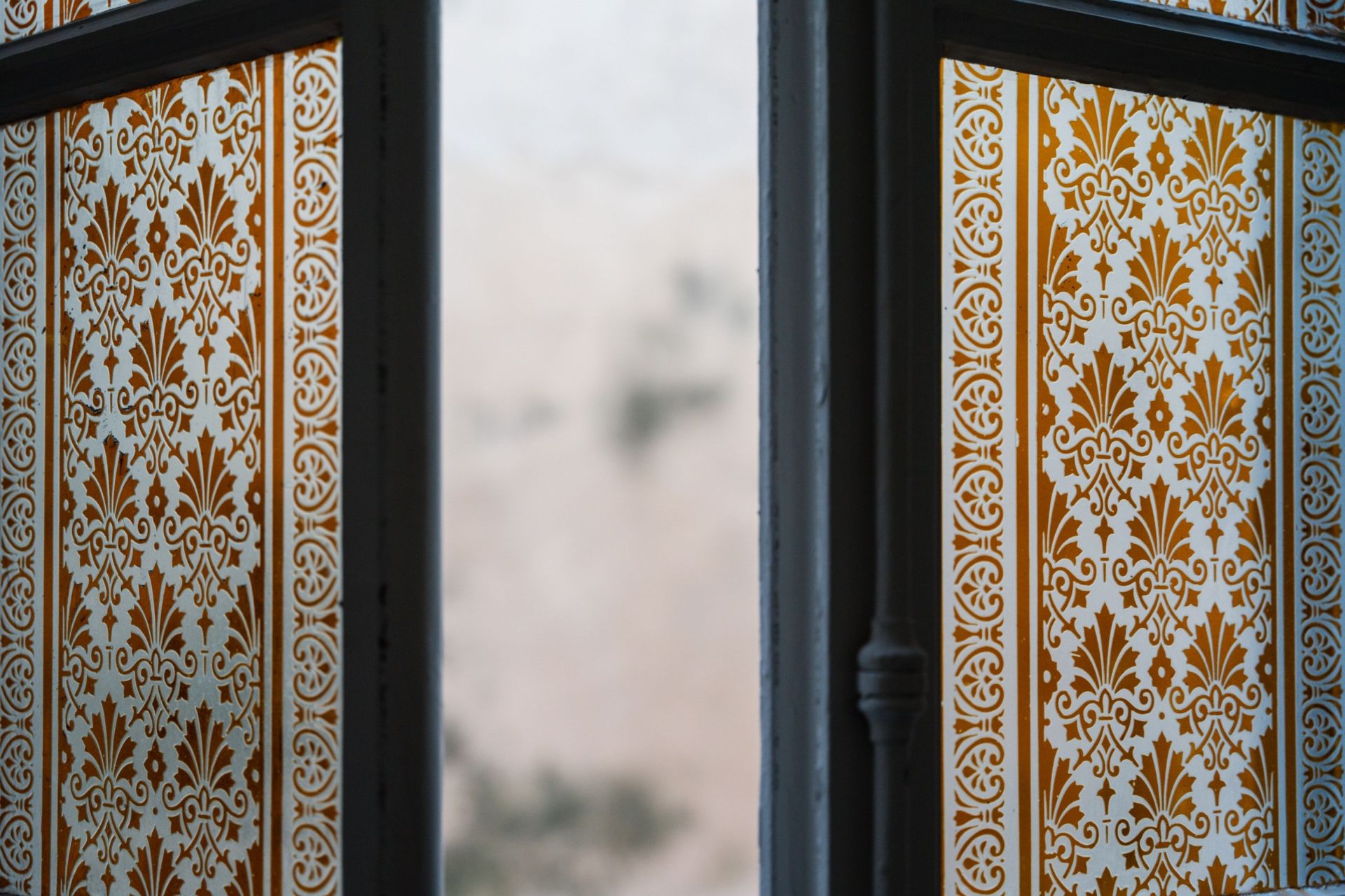 luxury apartment 4 Rooms for sale on LA ROCHELLE (17000)