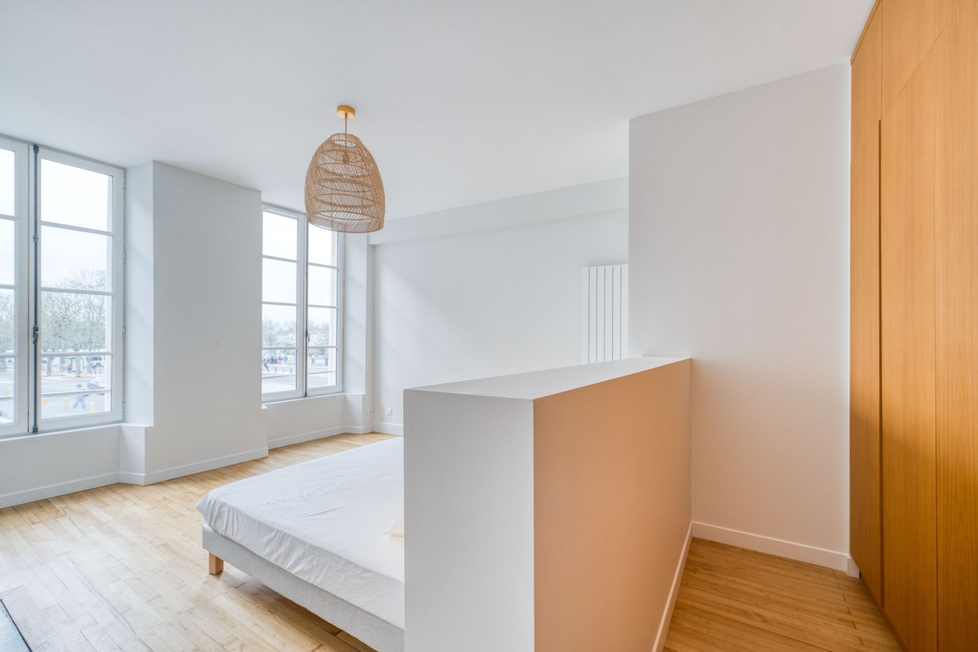 luxury apartment 4 Rooms for sale on LA ROCHELLE (17000)