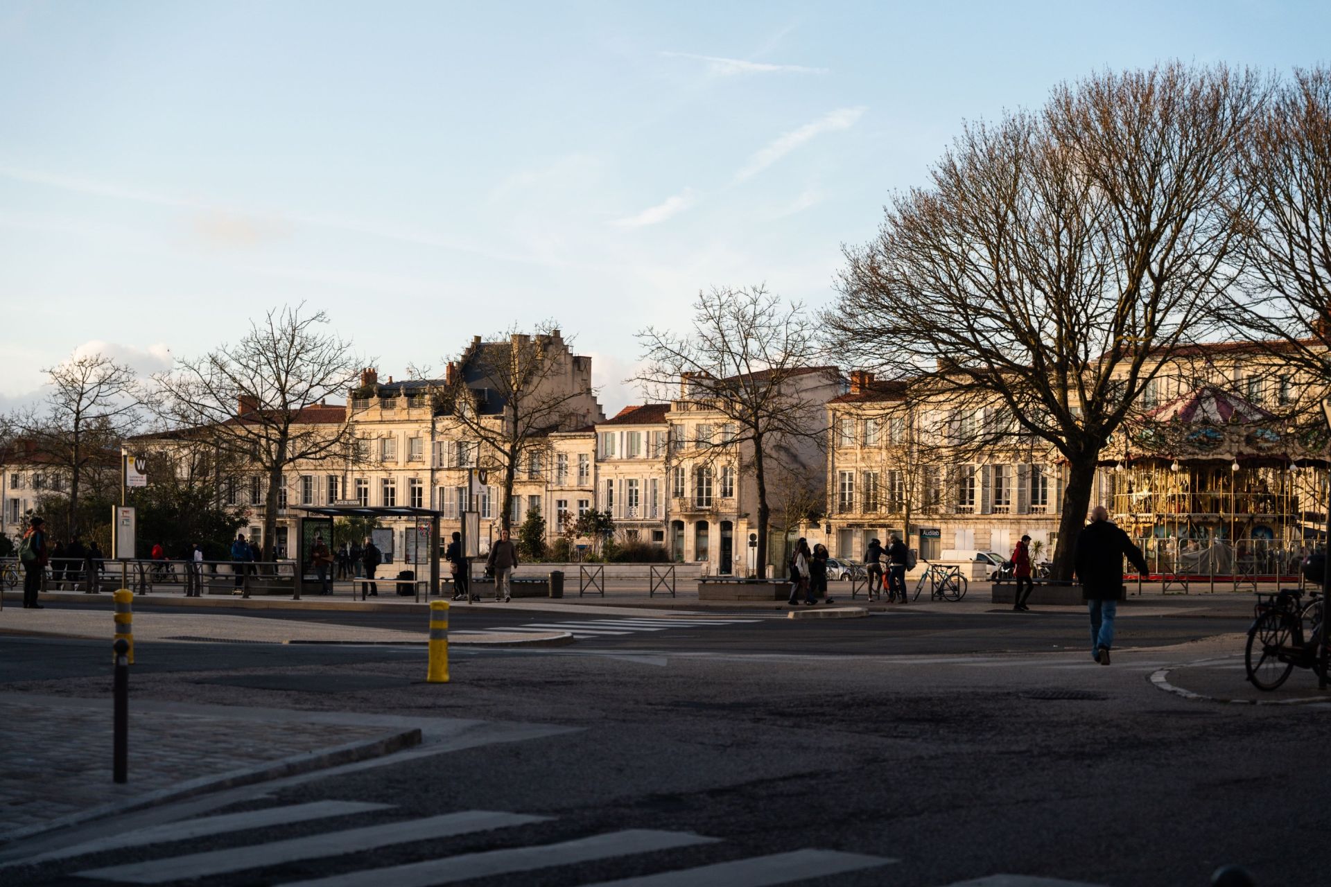 luxury apartment 4 Rooms for sale on LA ROCHELLE (17000)