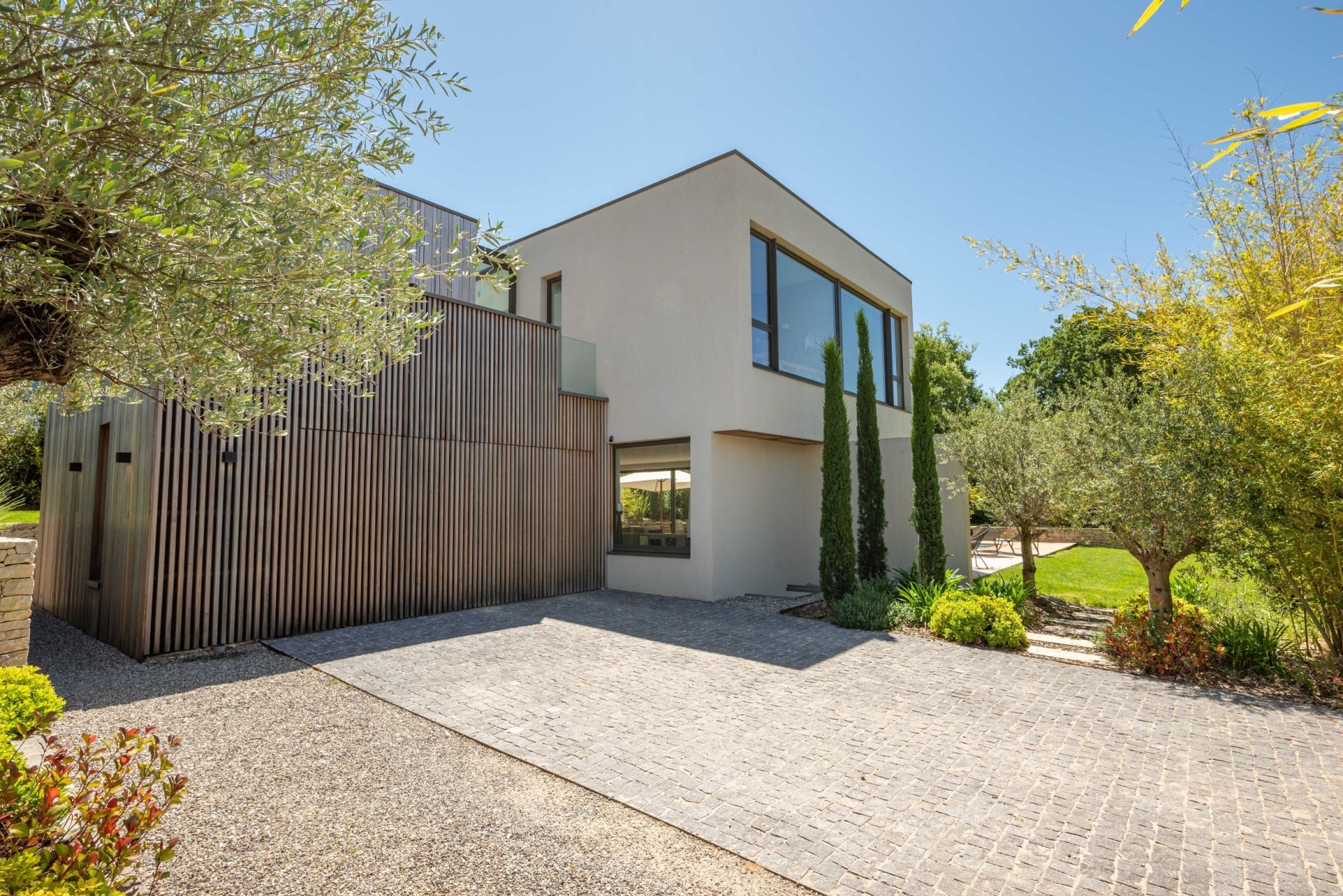 luxury house 7 Rooms for sale on AIX EN PROVENCE (13100)