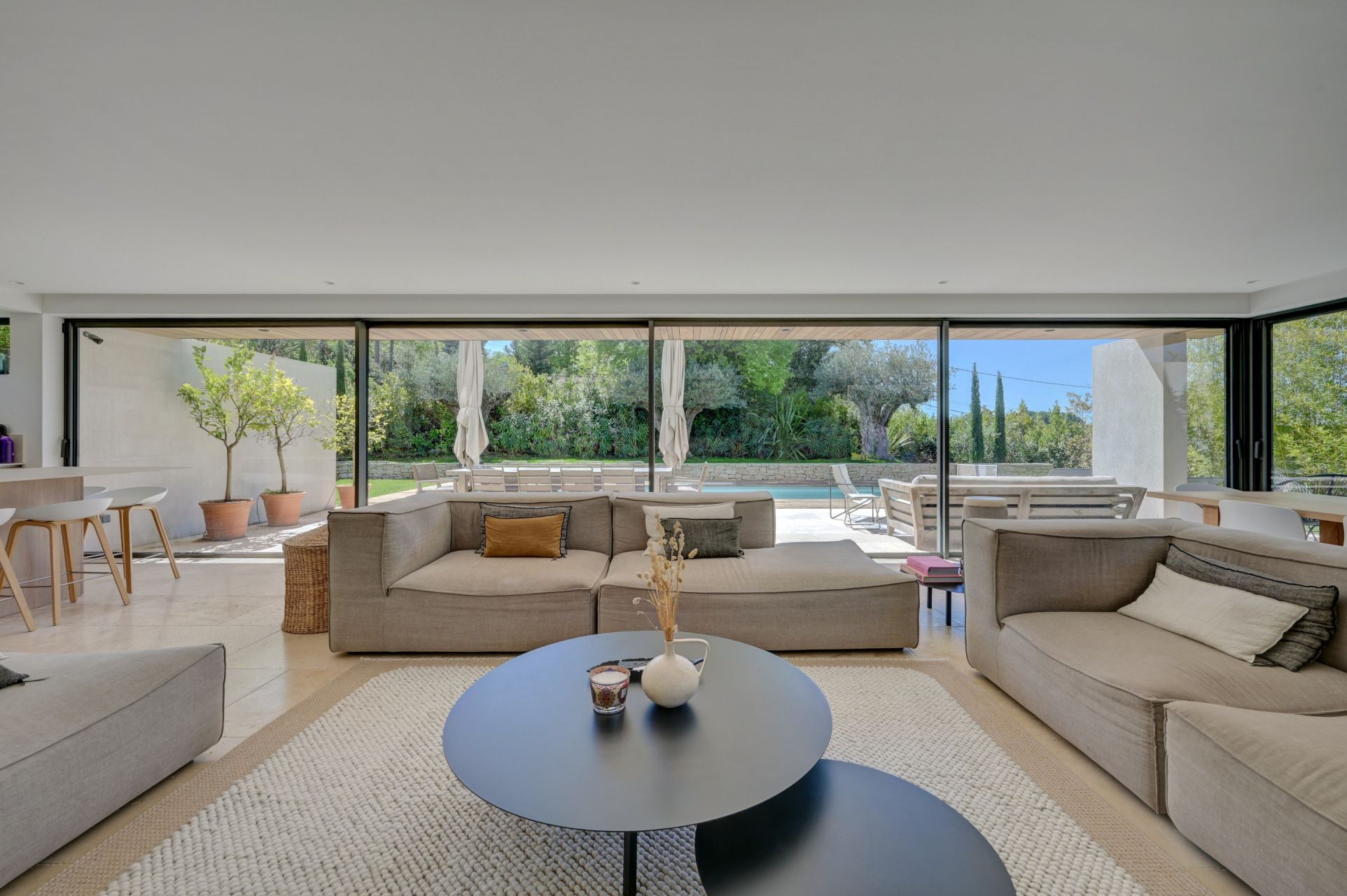 luxury house 7 Rooms for sale on AIX EN PROVENCE (13100)